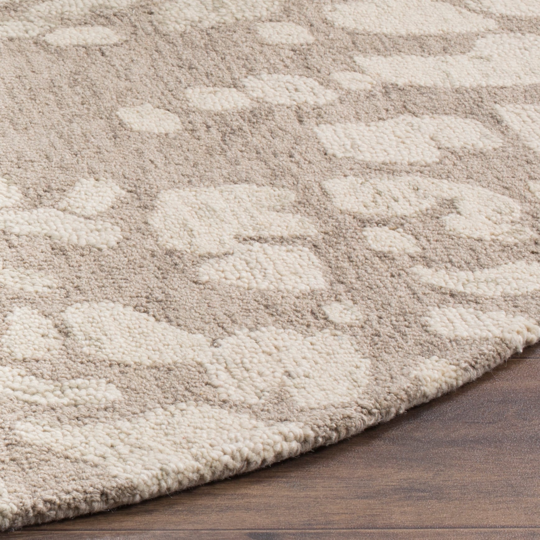 Safavieh BEL656A-6R rugs - View #3