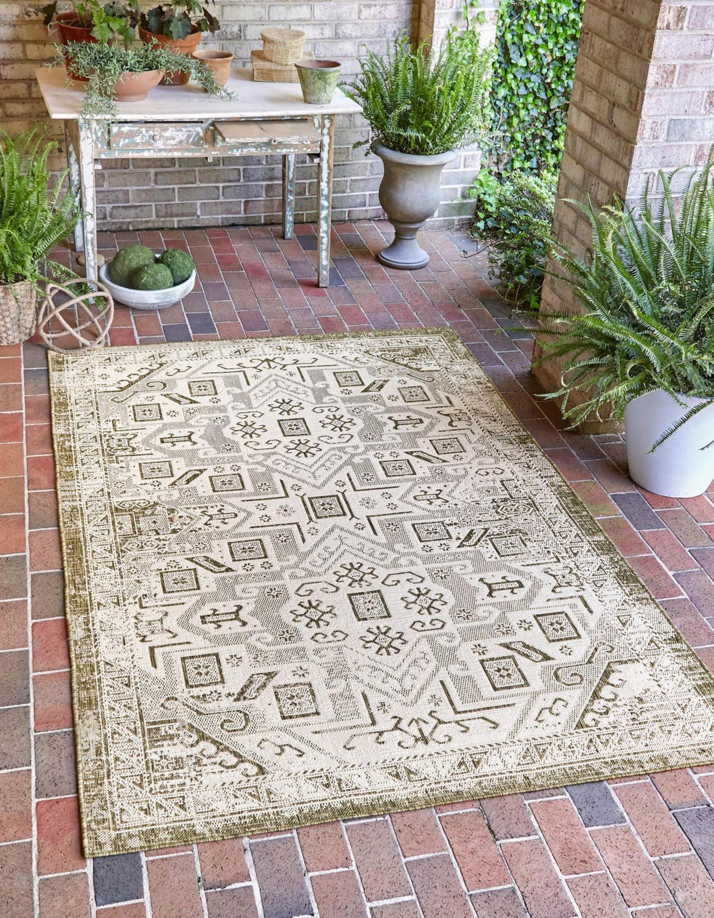 Unique Loom 3162449 Outdoor Aztec 10 x 13 (ft) Loomed Polypropylene Green Rectangular Indoor/Outdoor Border Area rug