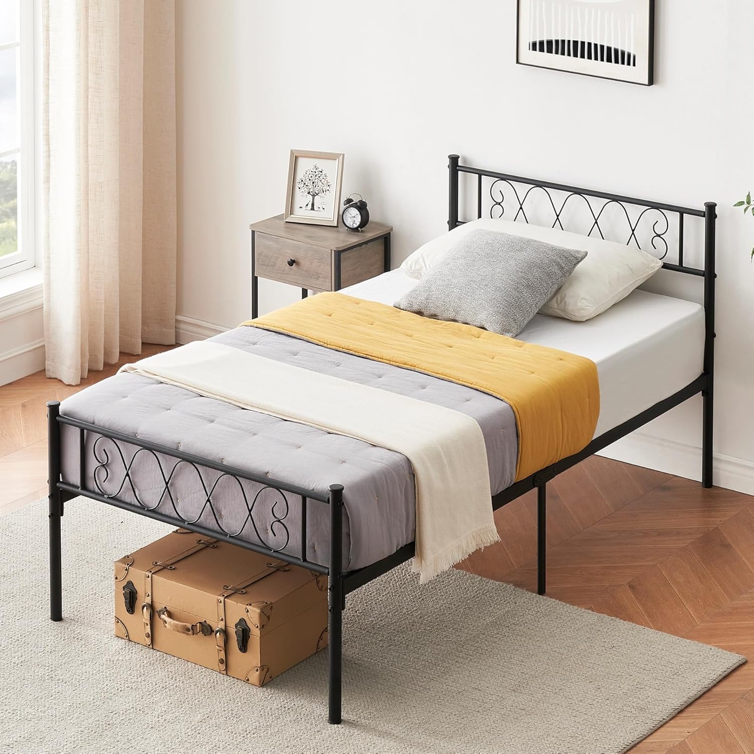 Qeetex LHF-BED-PHO-0Z6JJCIG Metal Twin Bed Frame Metal Platform Bed Frame with Headboard and Footboard Classic Bed Frame with Iron-Art Sweet Heart for Girls and Boys No Box Spring Needed Noise-Free Black