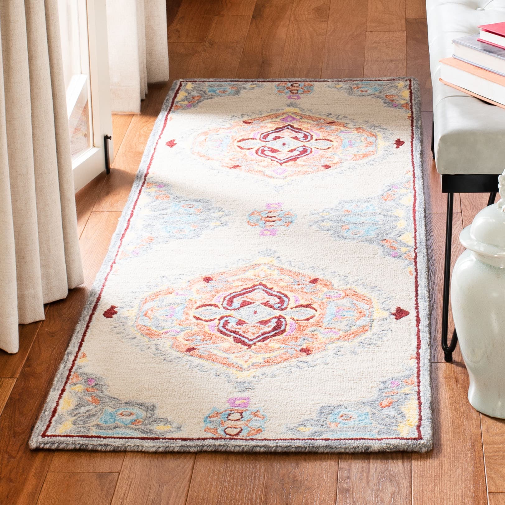  Micro-Loop 551 Beige/Orange Traditional 2ft-3in x 7ft Runner Rug