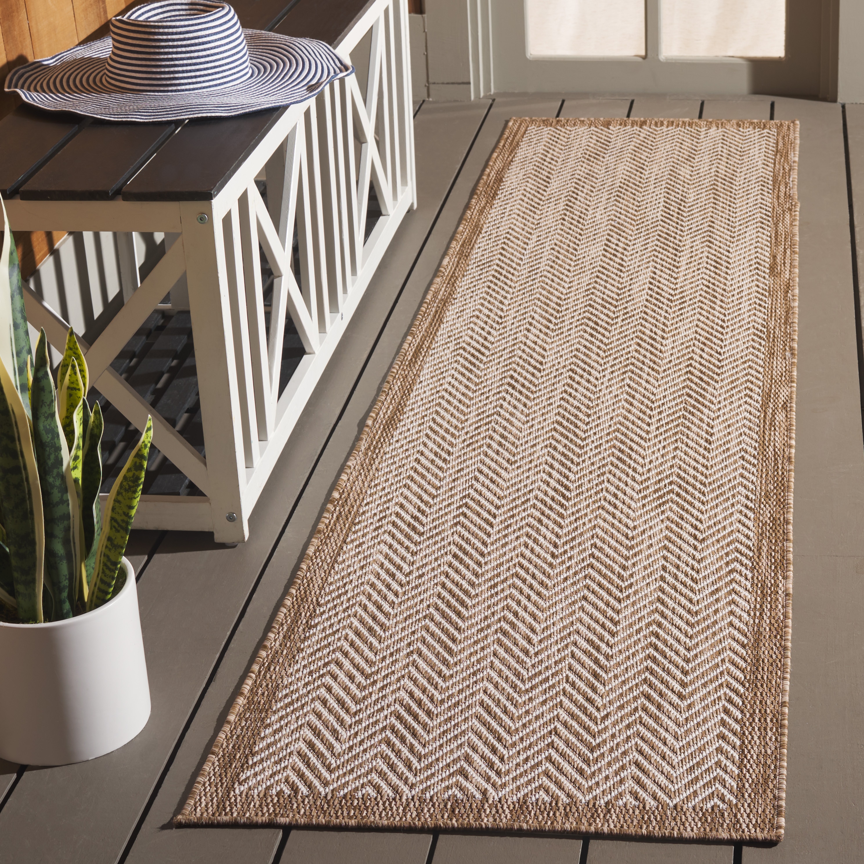 Beach House 408T Brown/Ivory 2ft x 8ft Runner Rug
