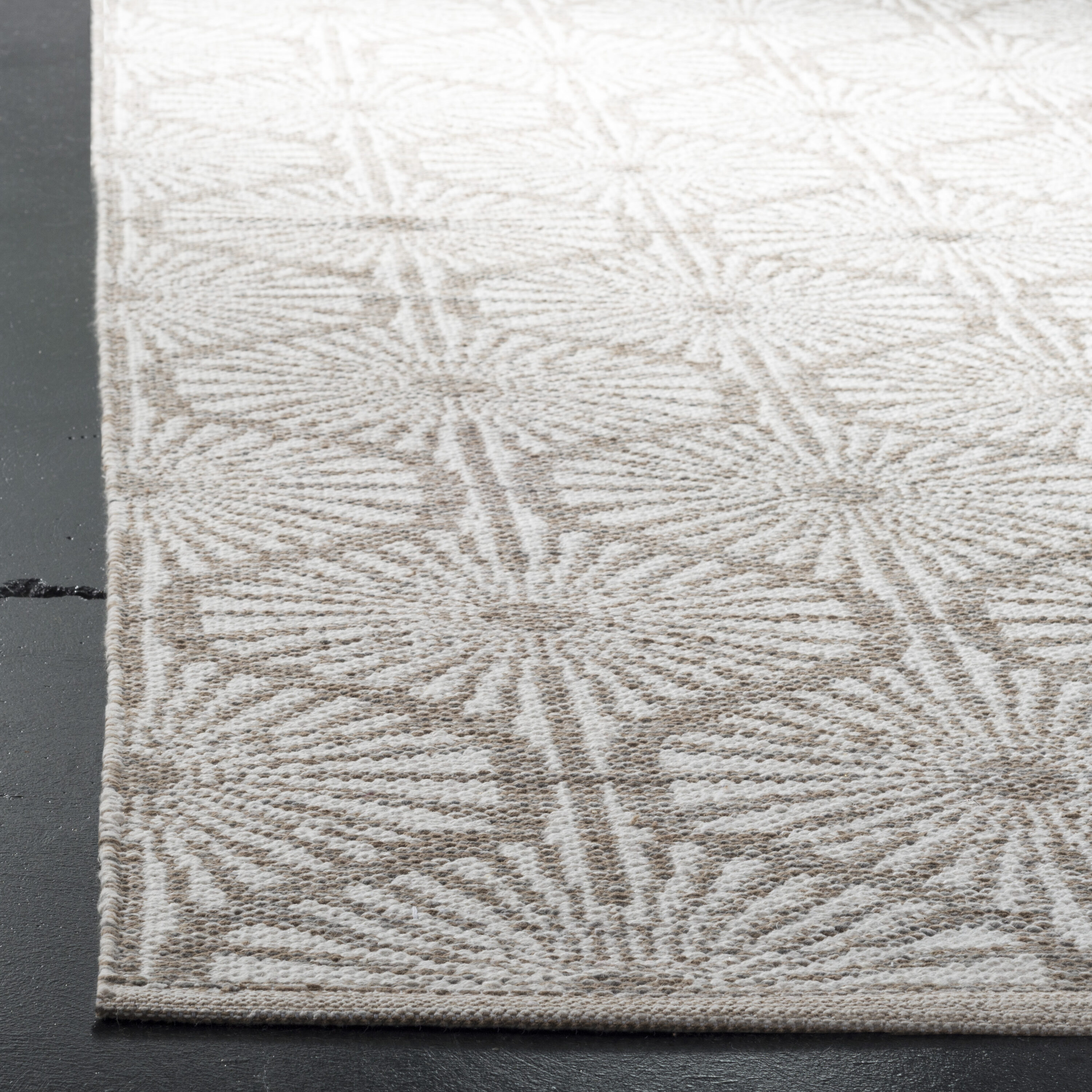 Safavieh MTK606R-27 rugs - View #3