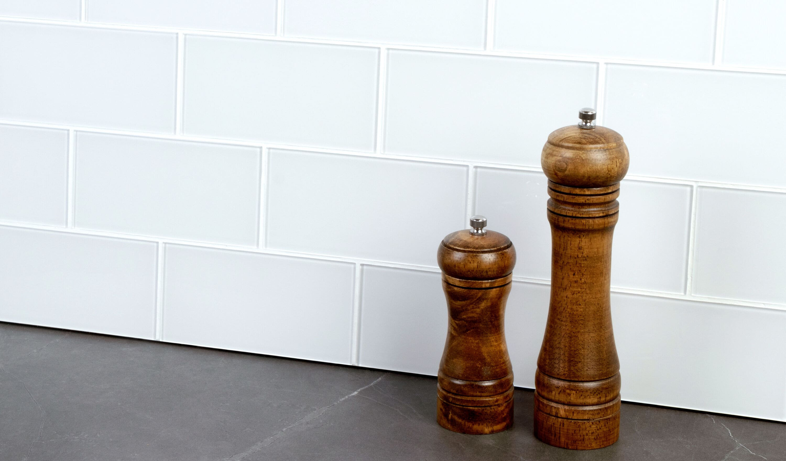 Super White Glass Peel and Stick Subway Tile 3'' x 6''