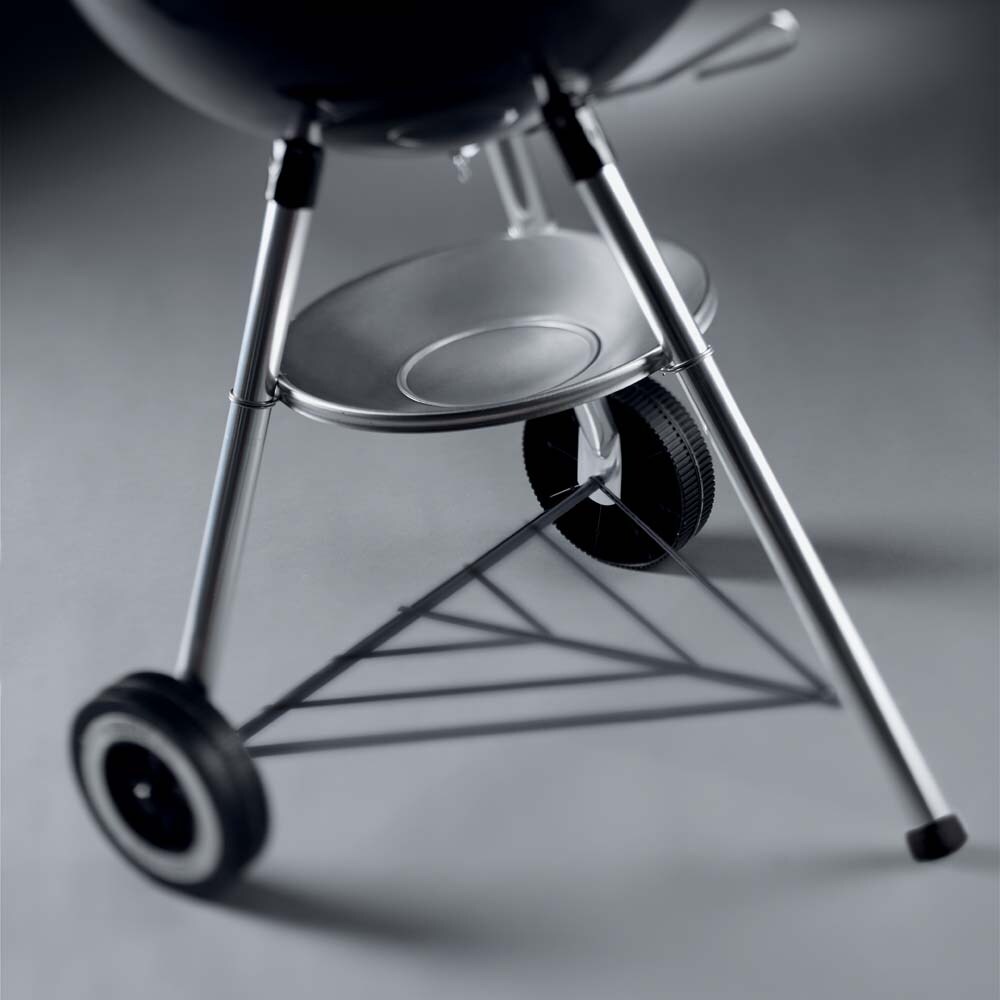 Weber Original Kettle 18-in W Black Kettle Charcoal Grill in the Charcoal  Grills department at