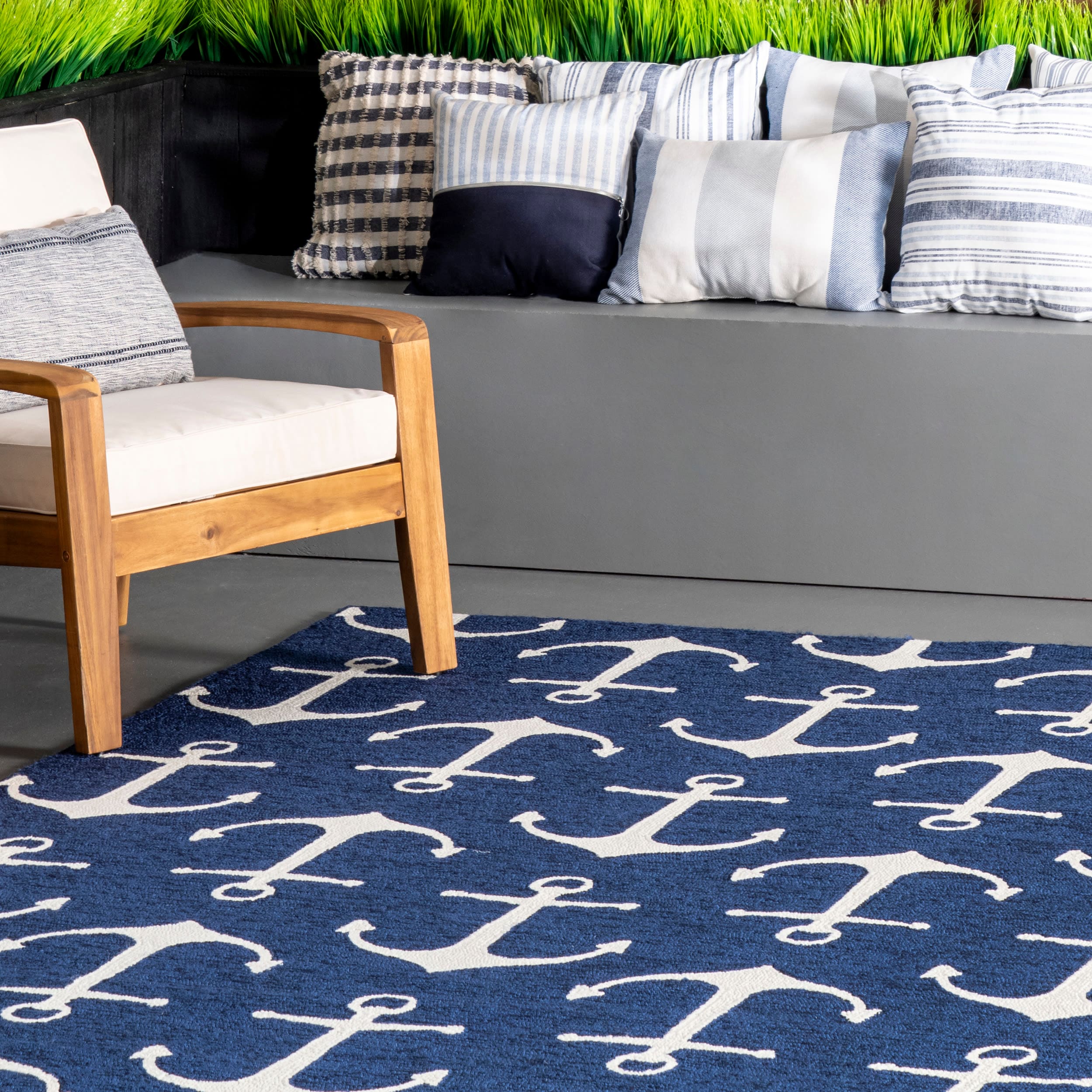 Navy and White Synthetic Coastal 4' x 6' Area Rug