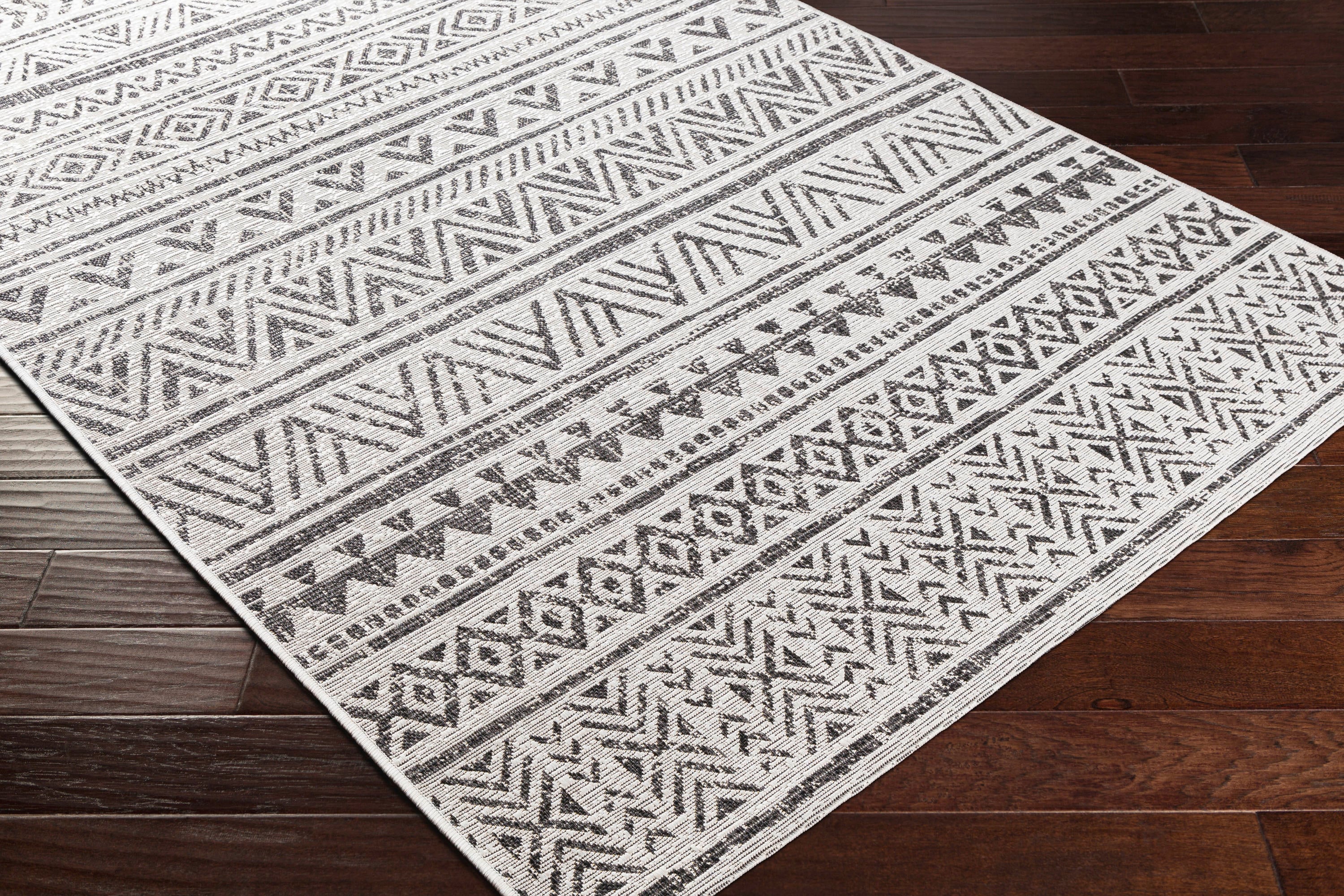 Eagean Black Geometric Reversible Stain-Resistant Synthetic Rug