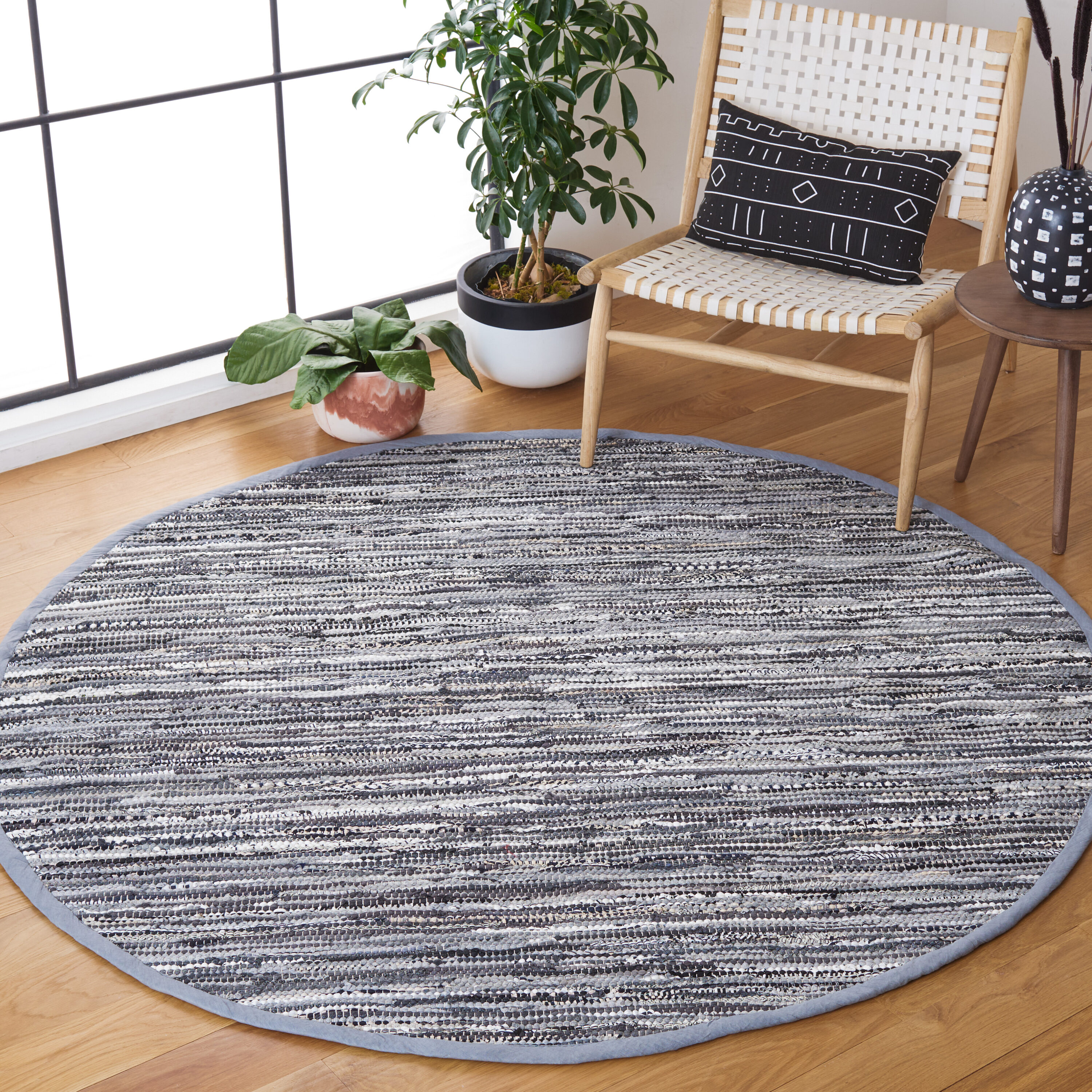Square Rag Rugs Safavieh Rag Rug 128 Gray Bohemian 6ft x 6ft Round Rug in the Rugs ...