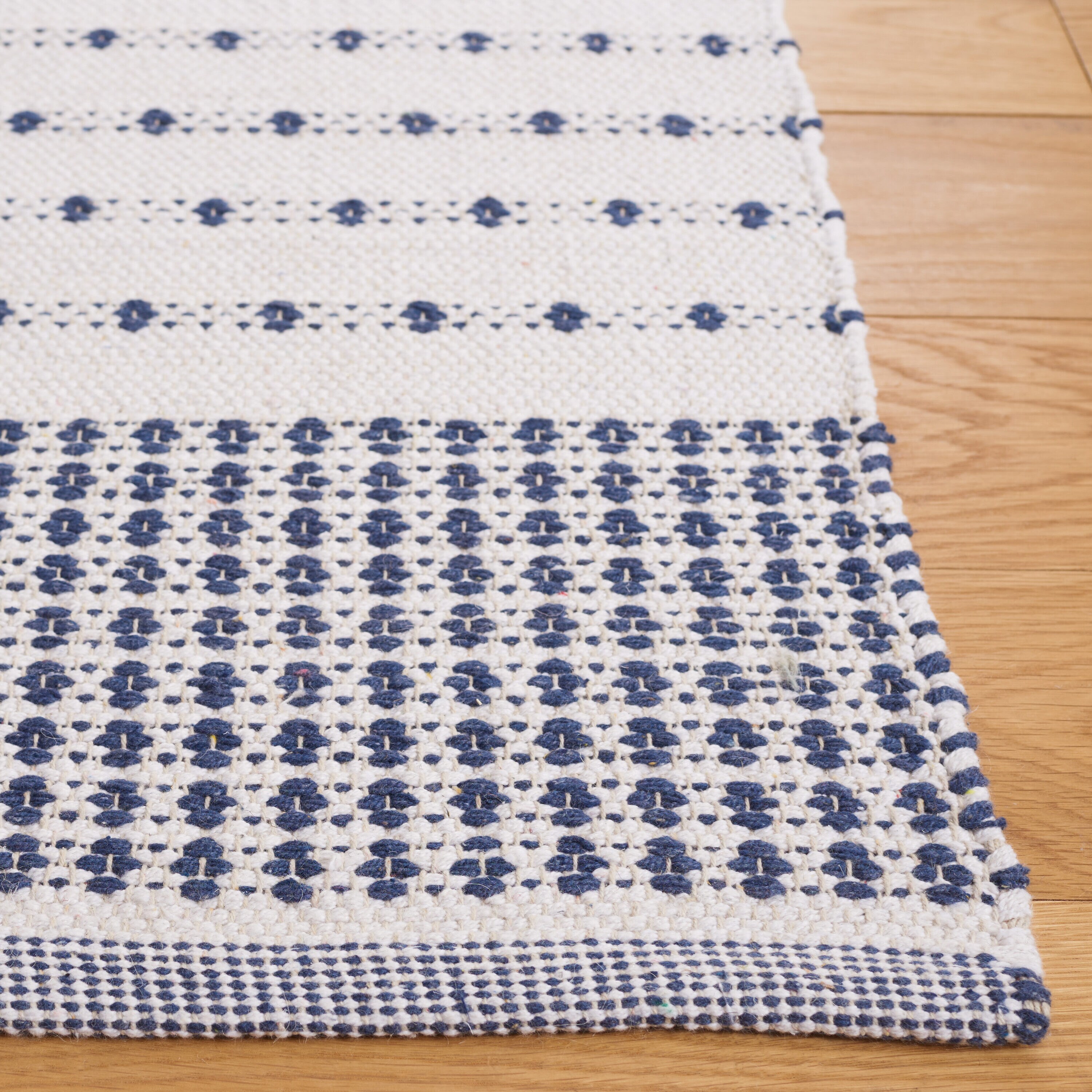 Safavieh MTK714N-4 rugs - View #6