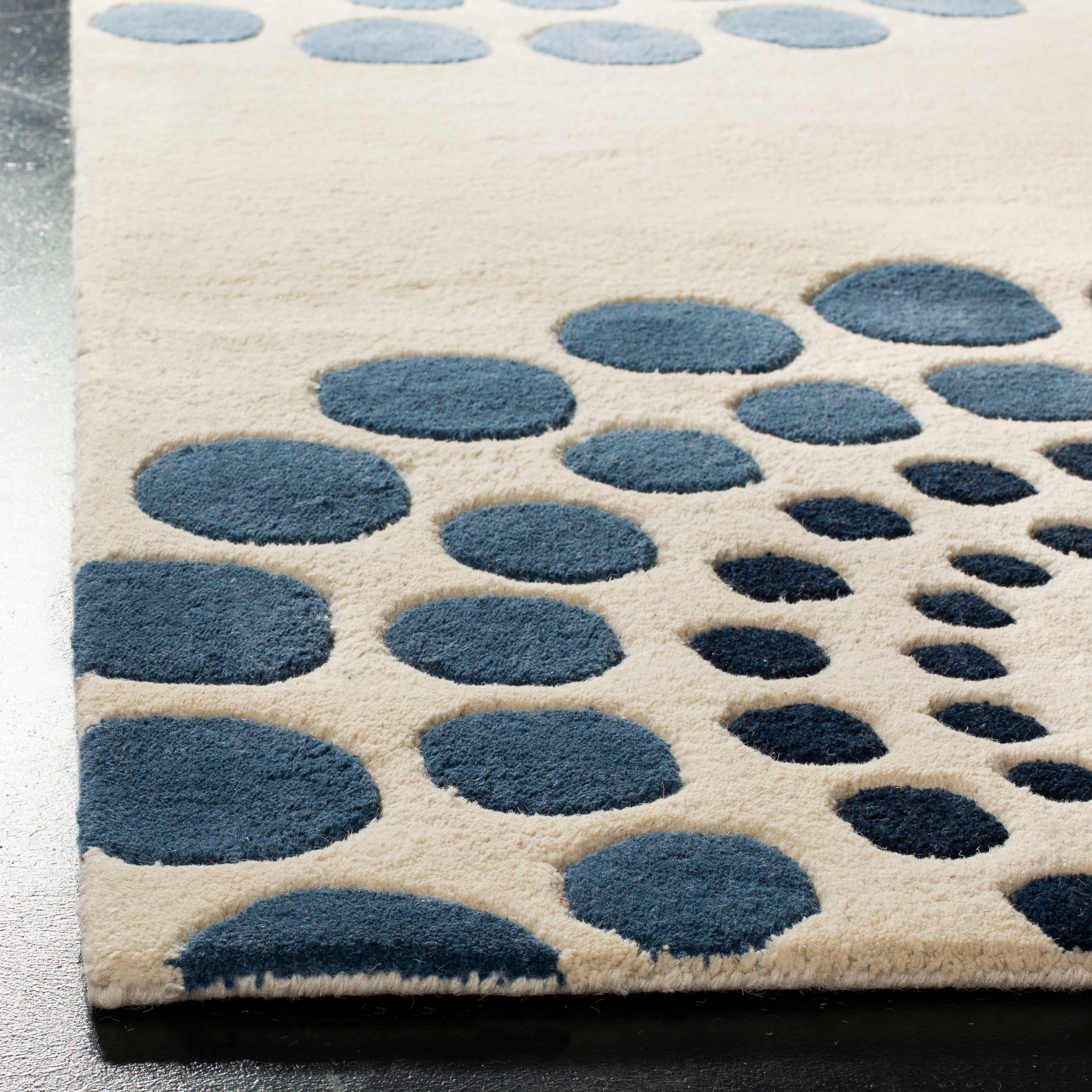 Safavieh SOH788A-5 rugs - View #3