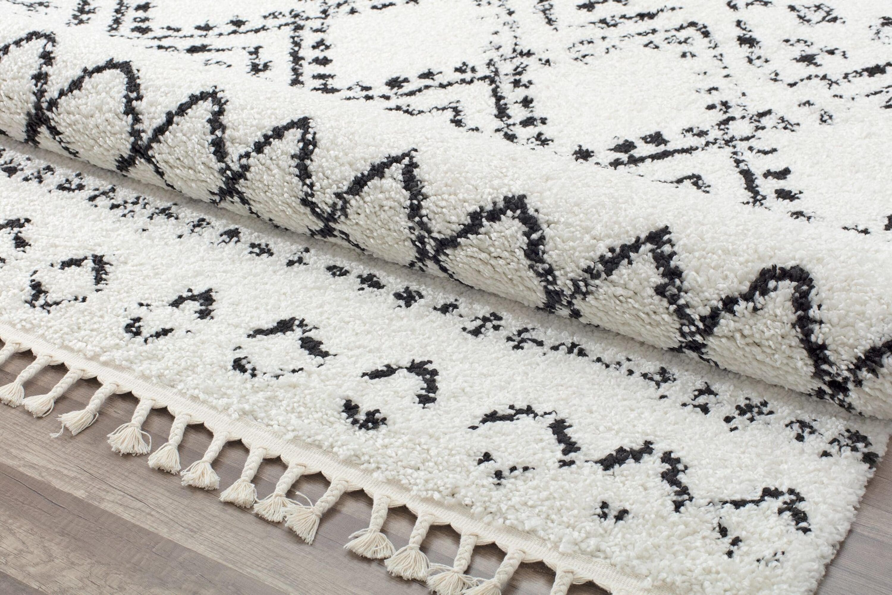 Whisper White 5' x 7' Shag Synthetic Area Rug