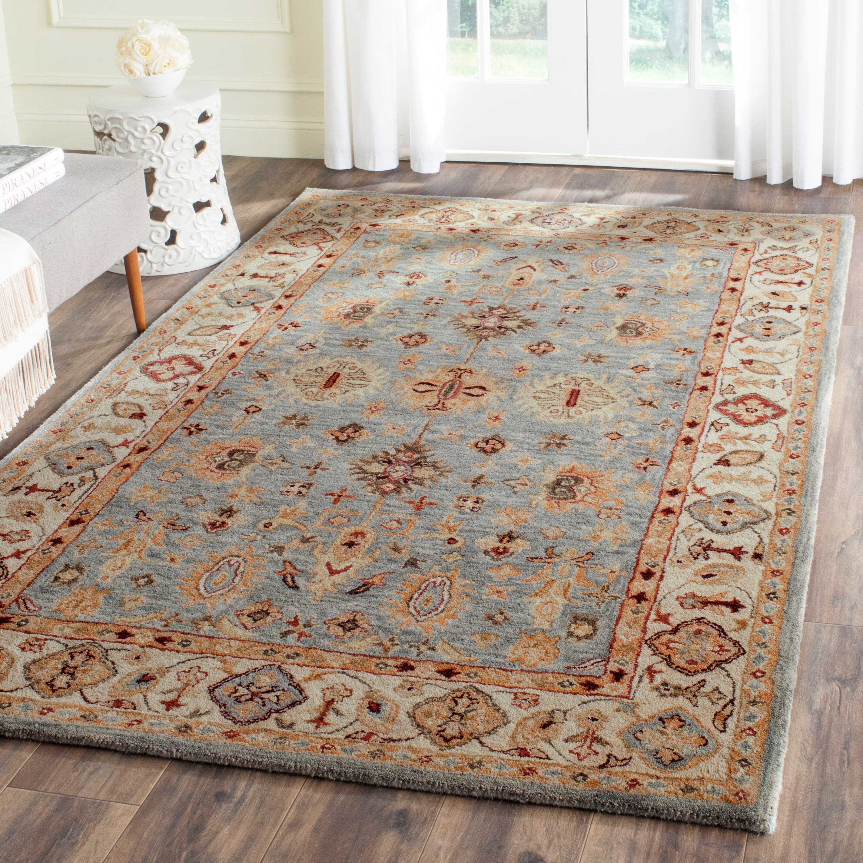 Safavieh AT847A-5 Antiquity Shahbad 5 x 8 (ft) Tufted Wool Blue/Ivory Rectangular Indoor Floral/Botanical Vintage Area rug
