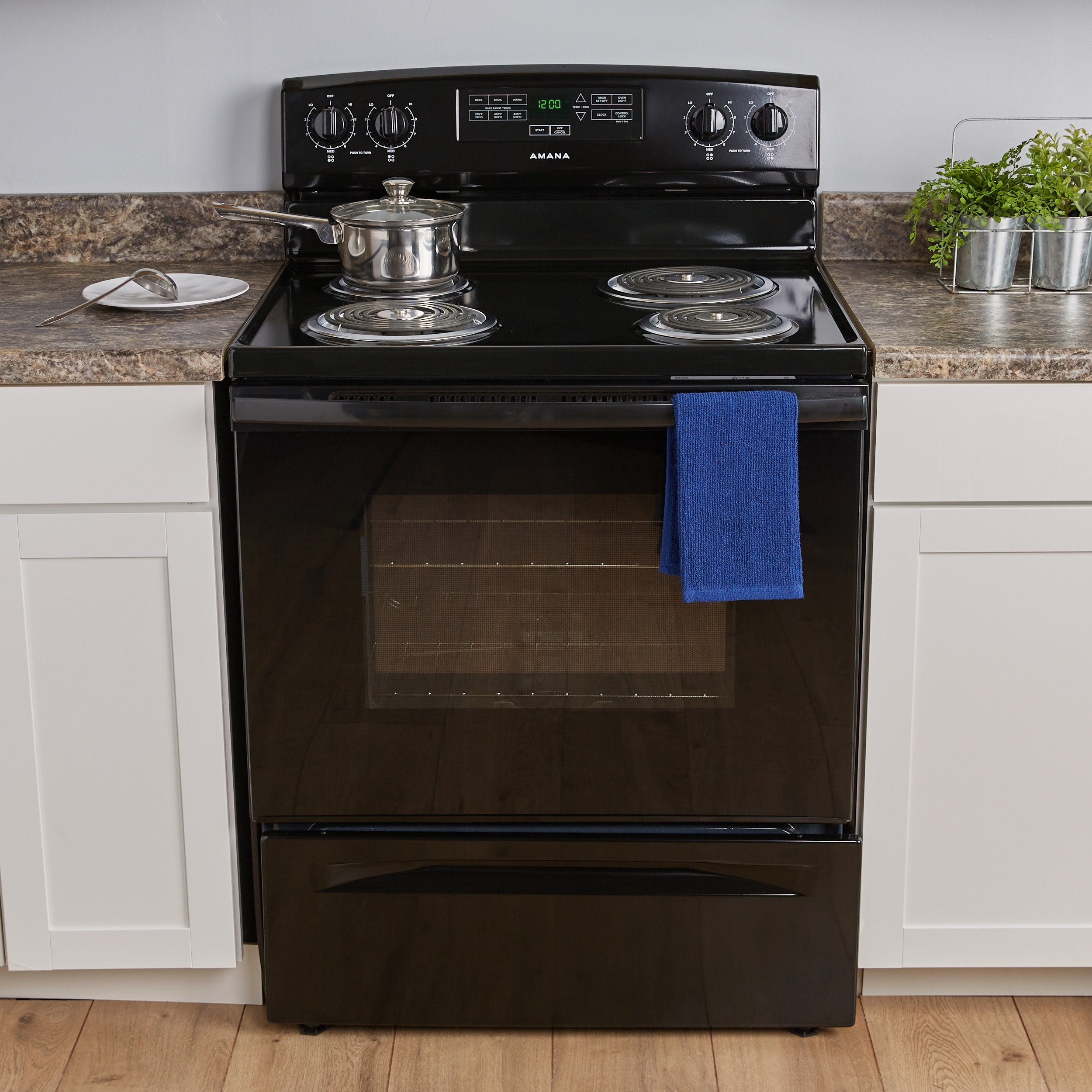 AMANA 30'' Electric Range (Stove) with Oven Lockout