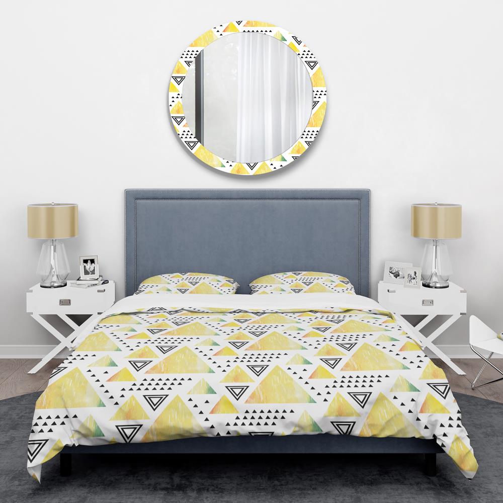 Yellow Geometric Triangles Full/Queen Microfiber Duvet Cover Set