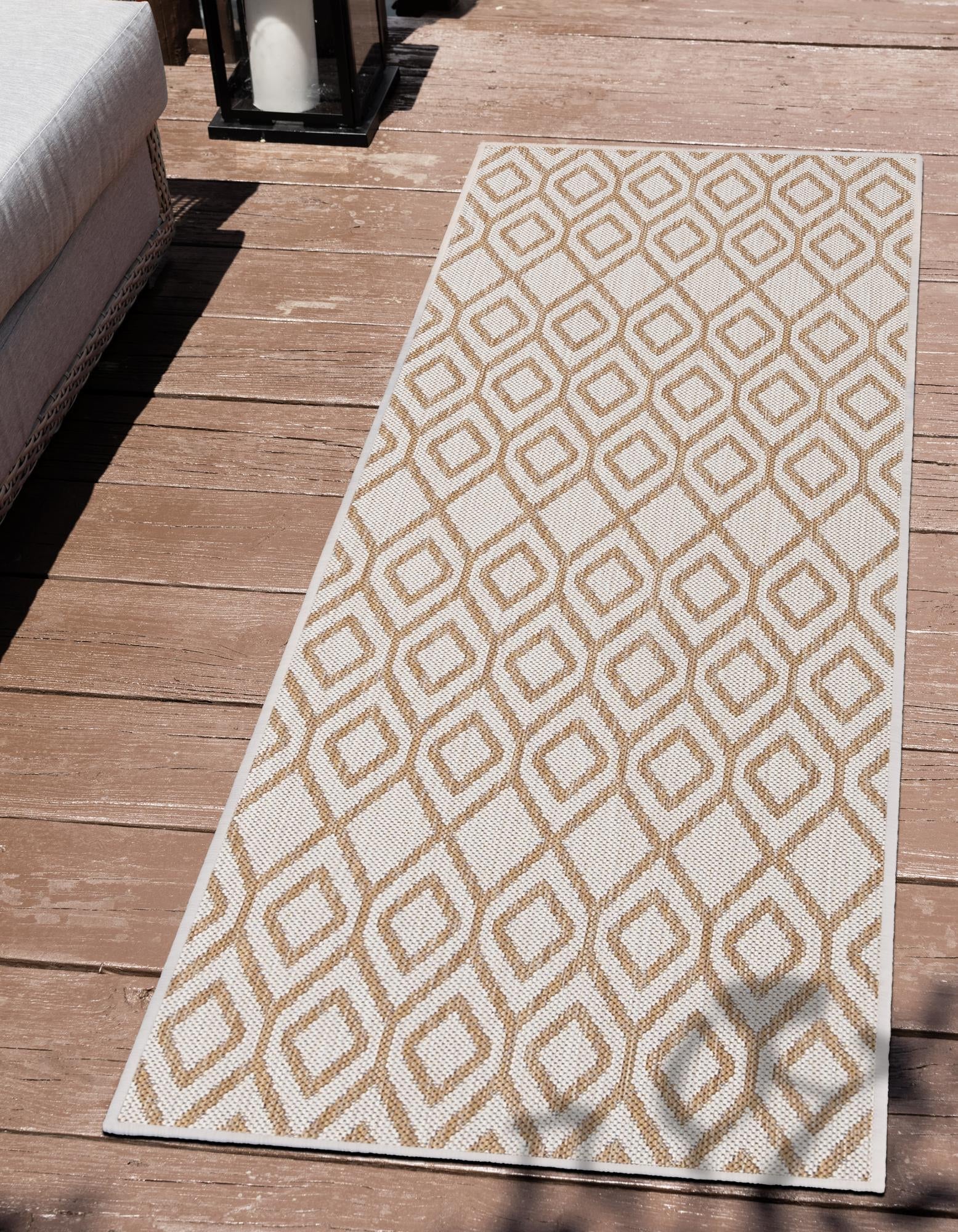 Unique Loom 3152319 Jill Zarin Outdoor 2 x 6 (ft) Loomed Polypropylene Beige Rectangular Indoor/Outdoor Trellis Runner rug