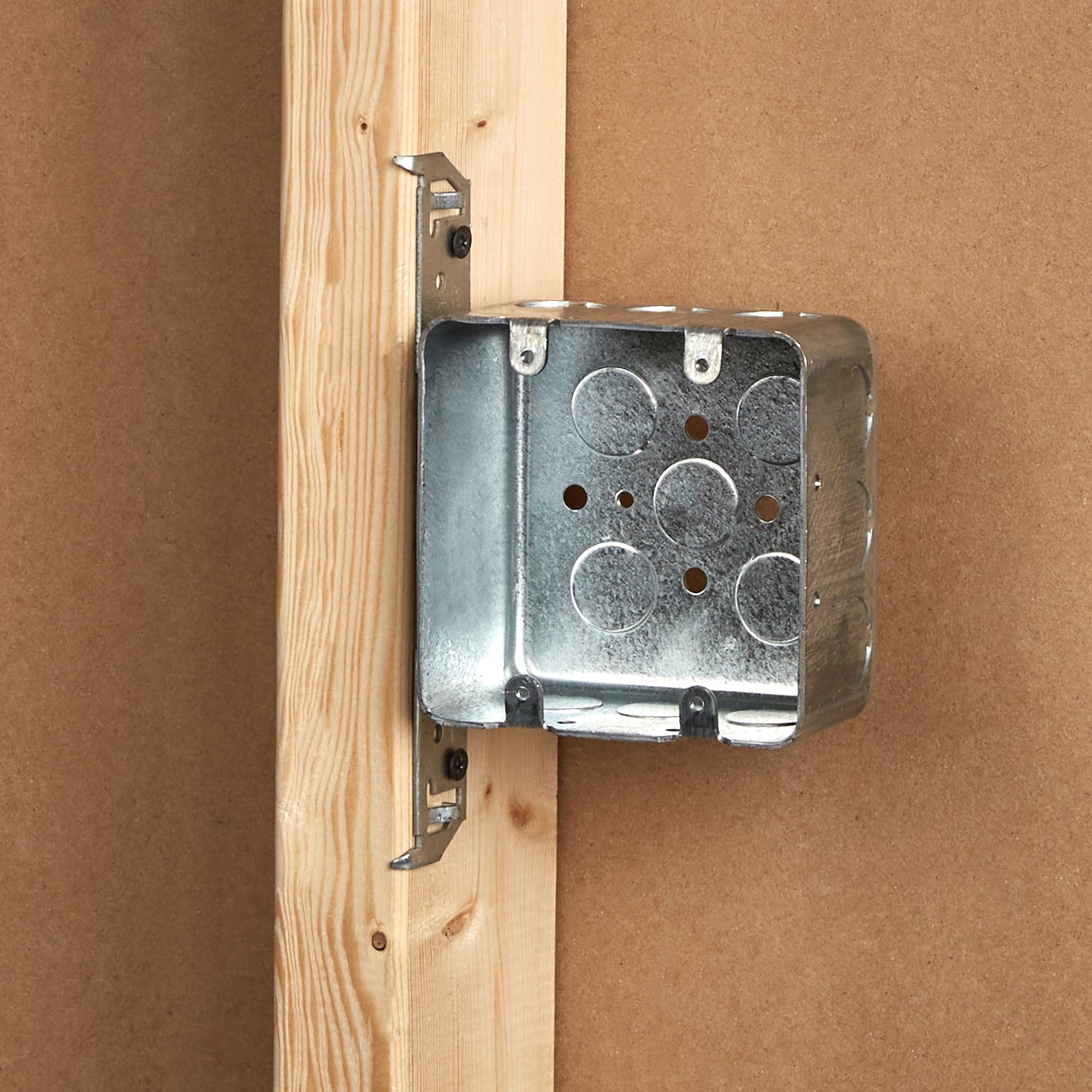 Hubbell 681 Electrical-Box - View #3