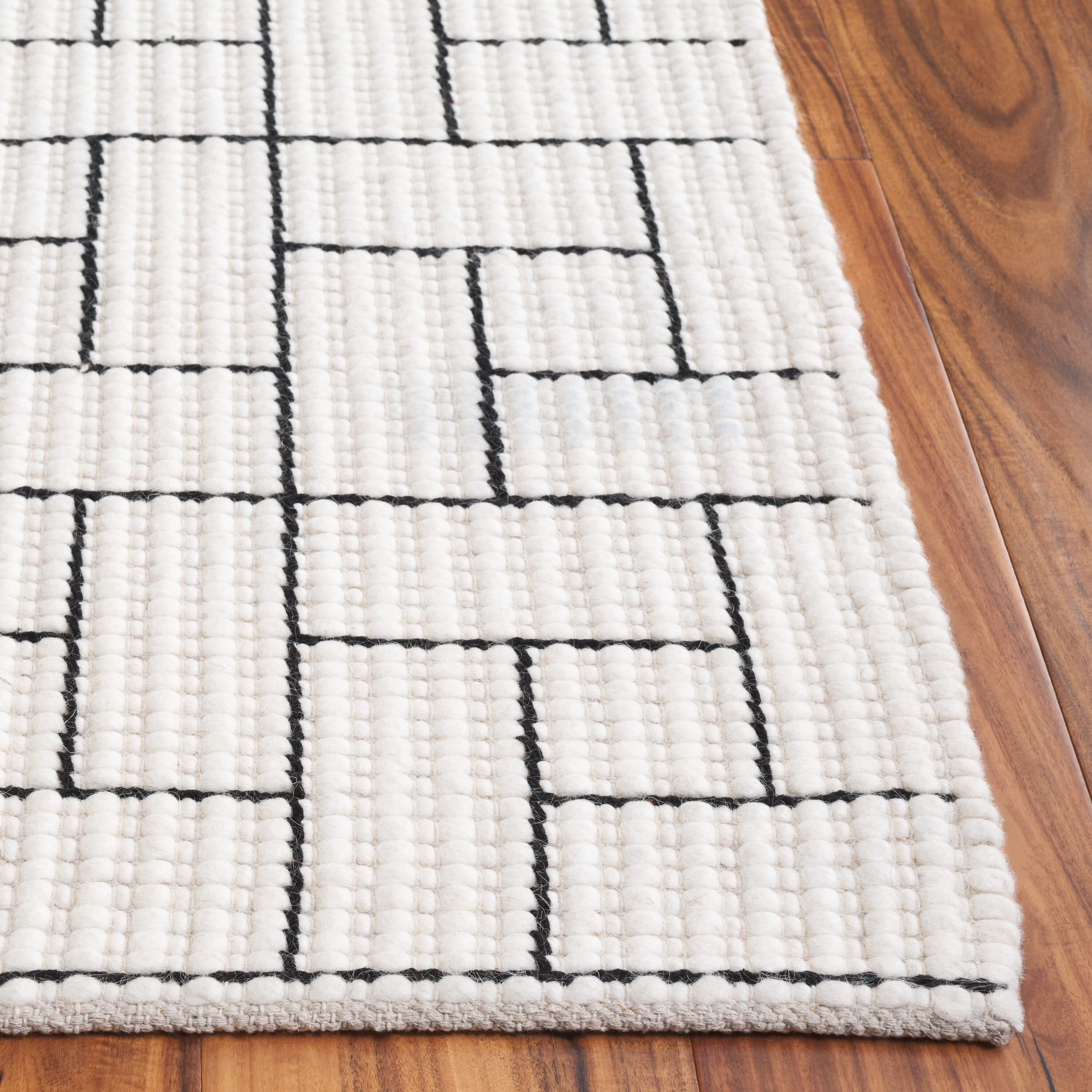 Safavieh NAT719A-6 rugs - View #3
