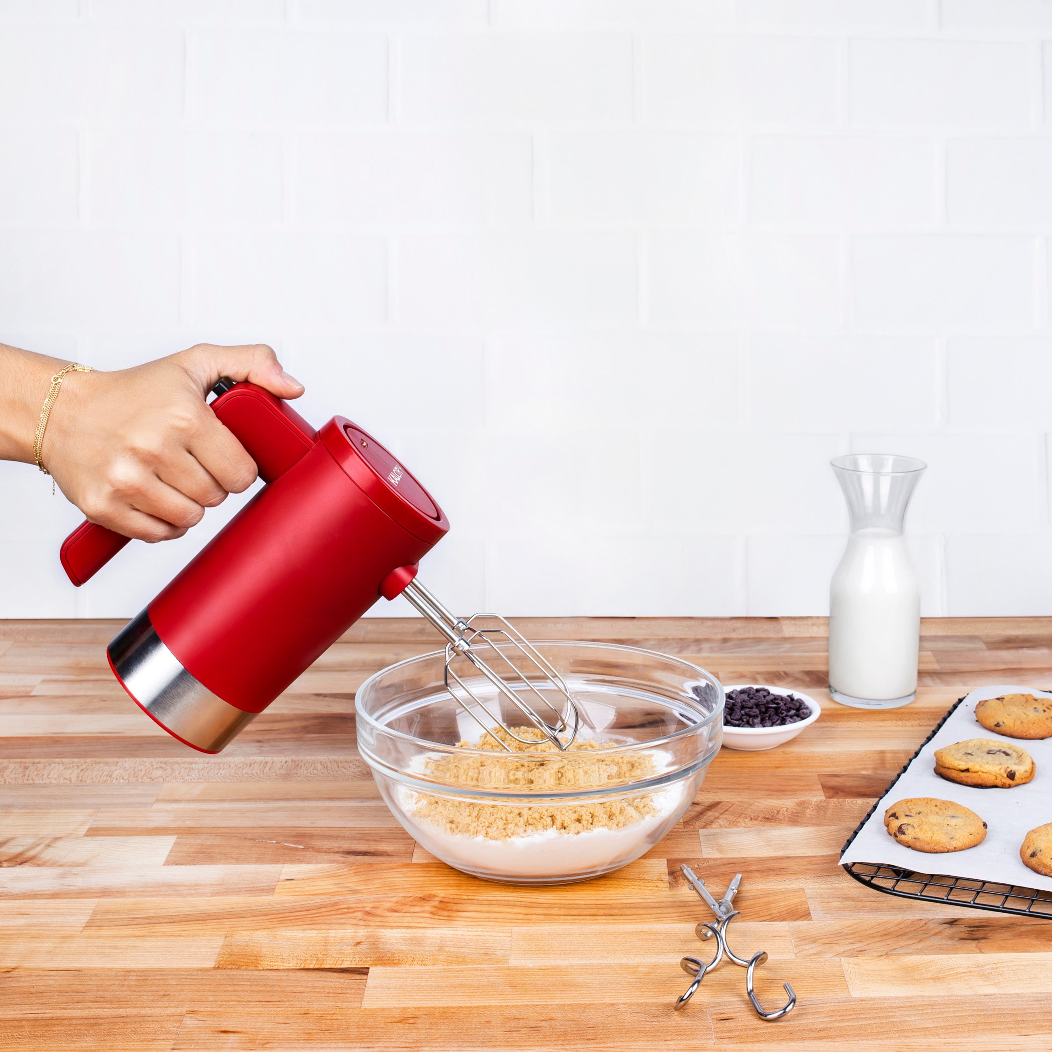 Kalorik Cordless Rechargeable Hand Mixer, Red - 5 Speeds, Wire Whisk &  Dough Hook Included - Perfect for Baking & Cooking - cETLus Safety Listed  in the Hand Mixers department at