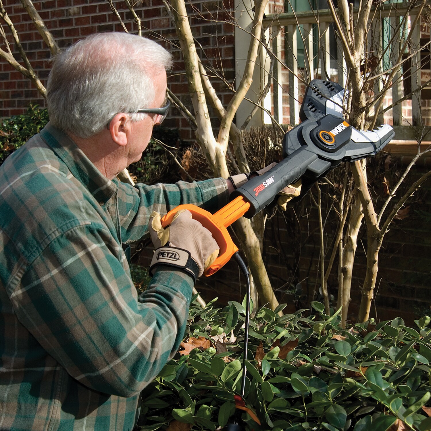 WORX JAWSAW 6 in Corded Electric 5 Amp Chainsaw in the Chainsaws