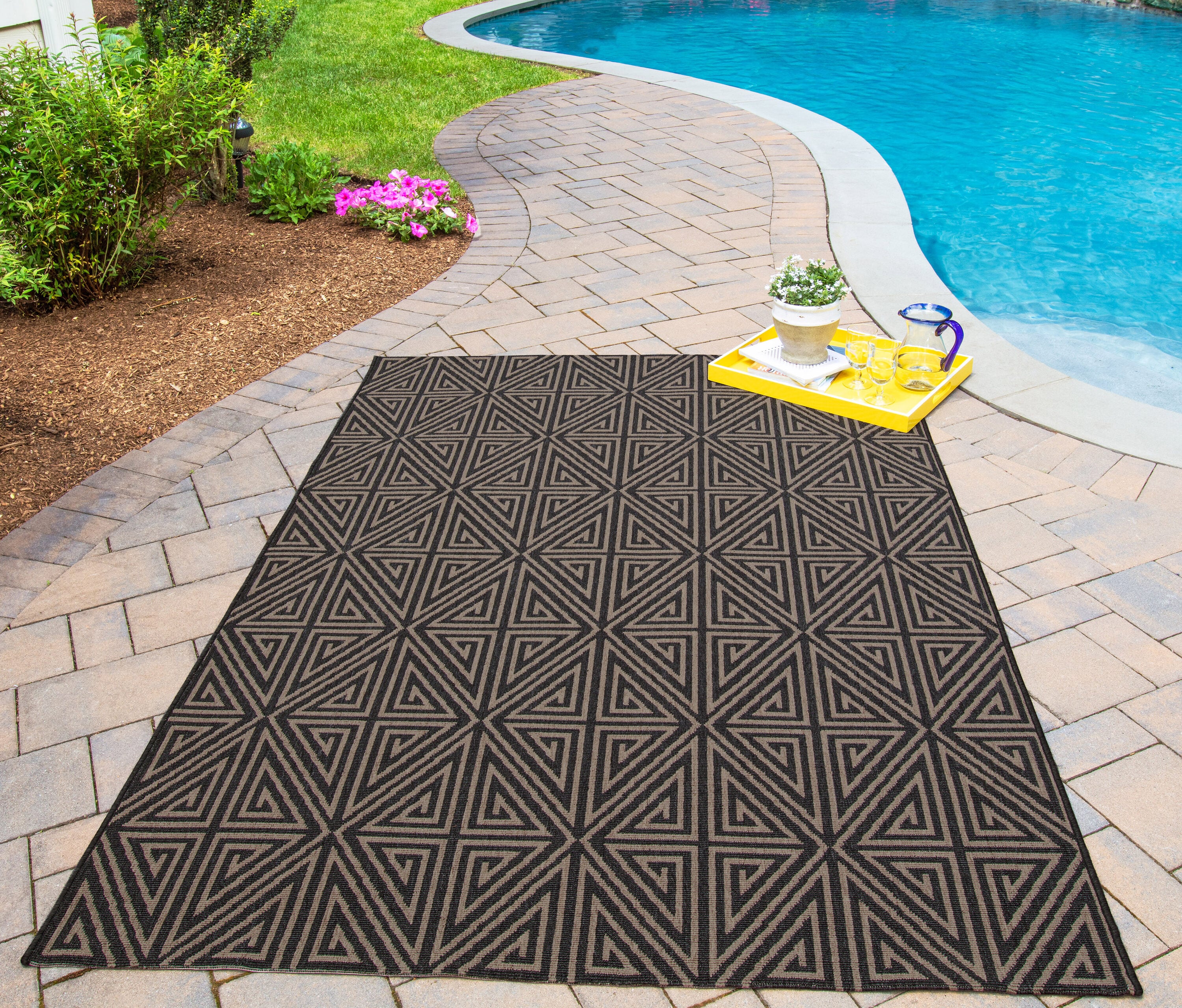 Momeni BAJA0BAJ-4CHR860D Baja 9 x 13 (ft) Polypropylene Charcoal Rectangular Indoor/Outdoor Geometric Coastal Area rug