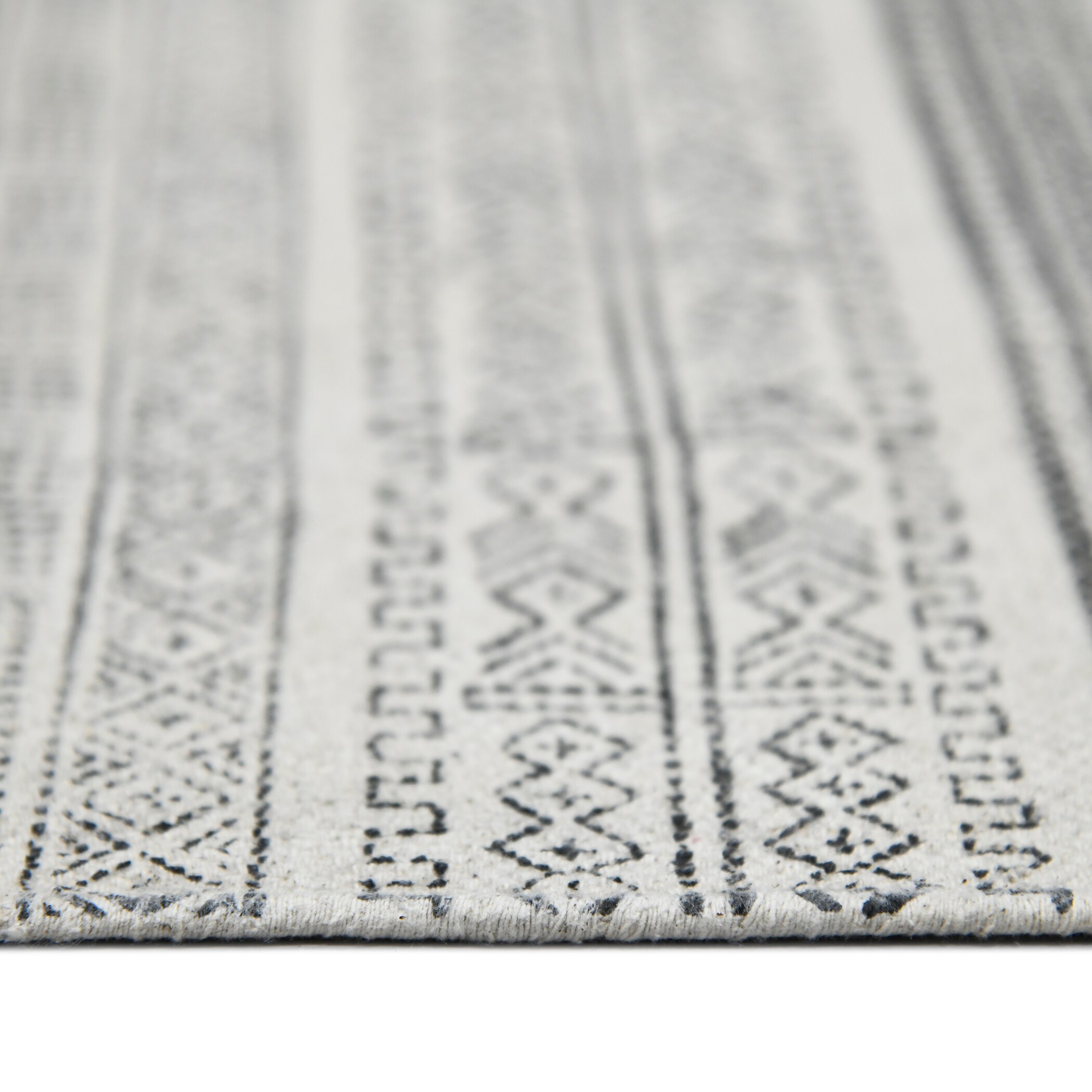 Handmade Charcoal Gray Geometric Cotton Area Rug 5' x 7'