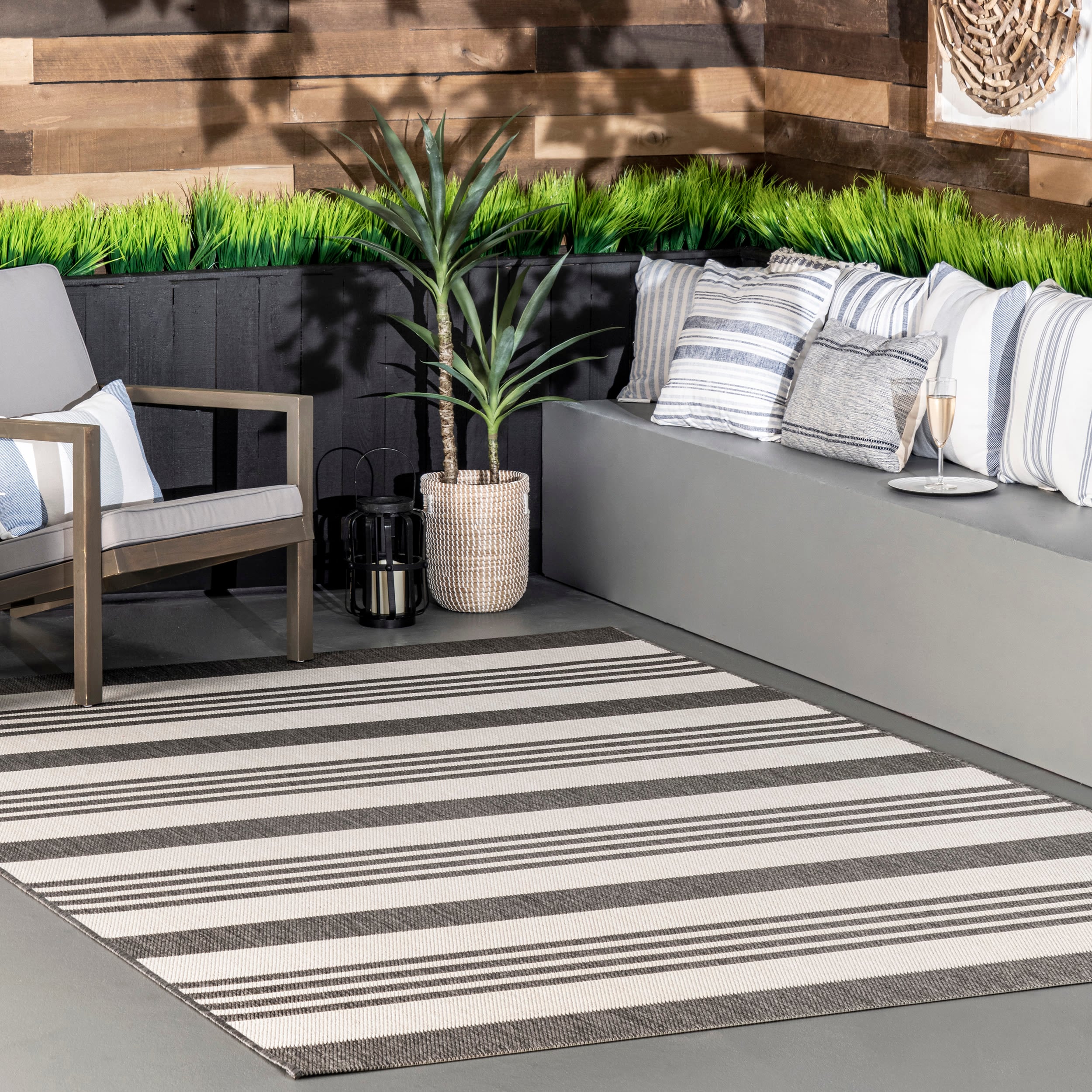 nuLOOM OWDN29B-760109 8 x 10 (ft) Loomed Polypropylene Light Grey Rectangular Indoor/Outdoor Stripe Area rug