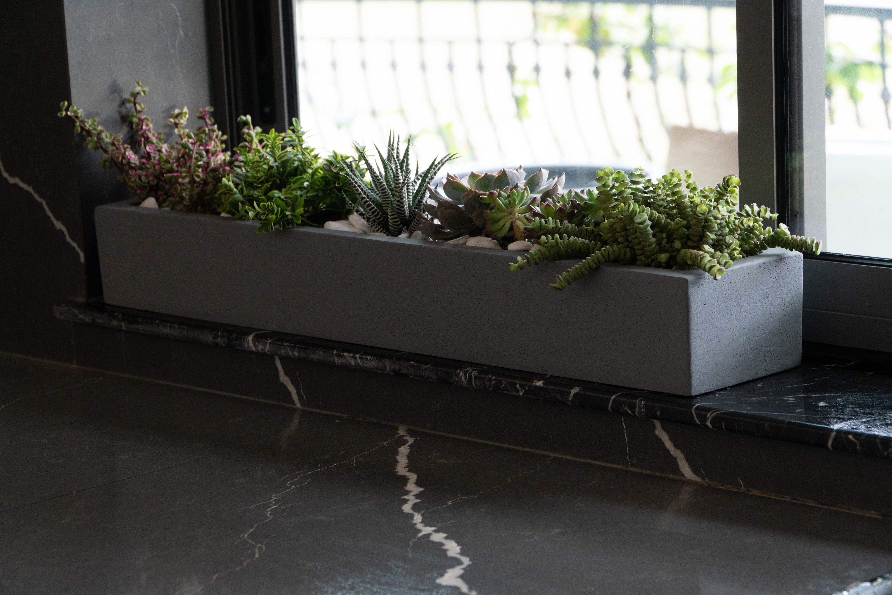 Vasesource CARLO4632CM Planter-Window-Box - View #13
