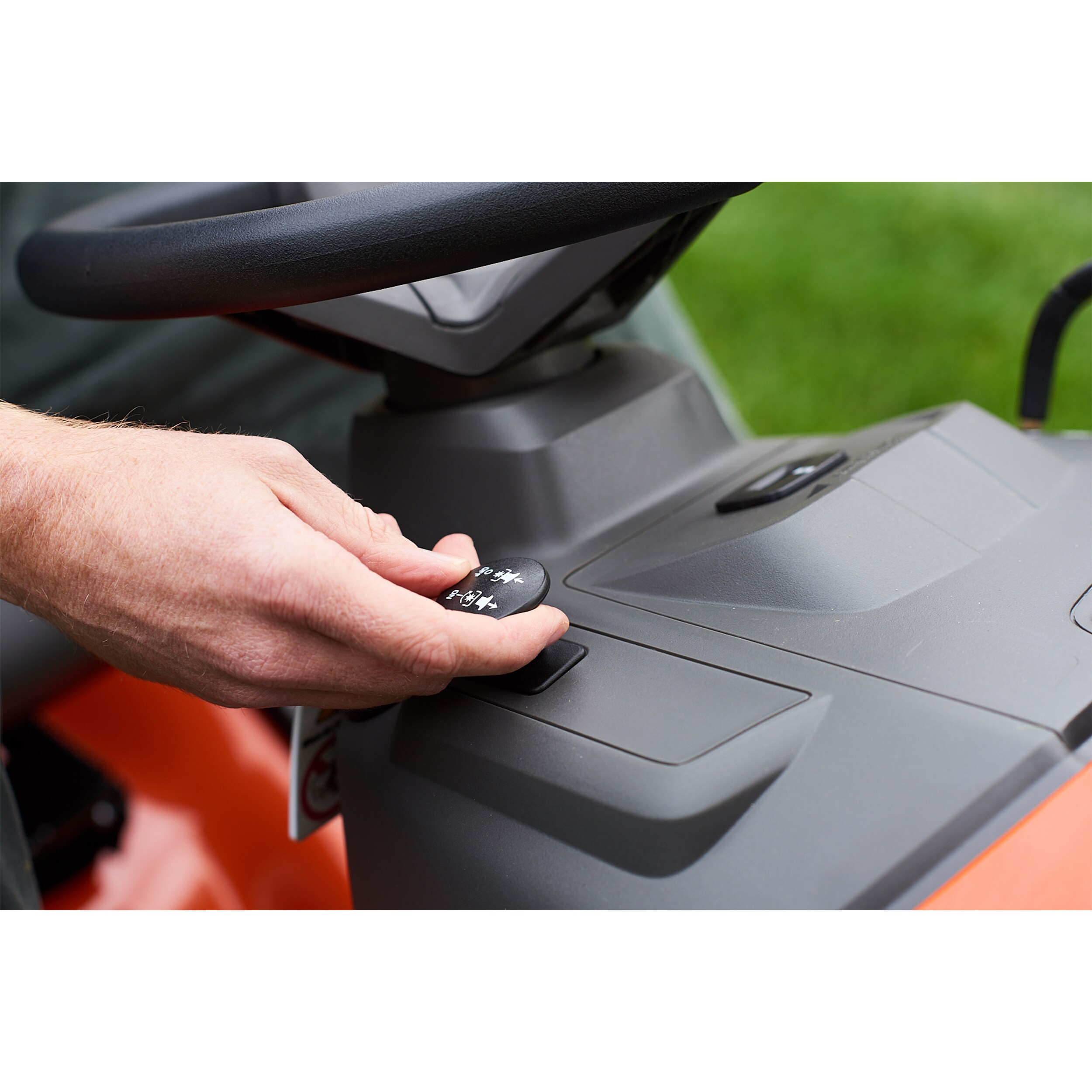 Husqvarna Yth24V48 24HP Vtwin Hydrostatic 48in Riding Lawn Mower