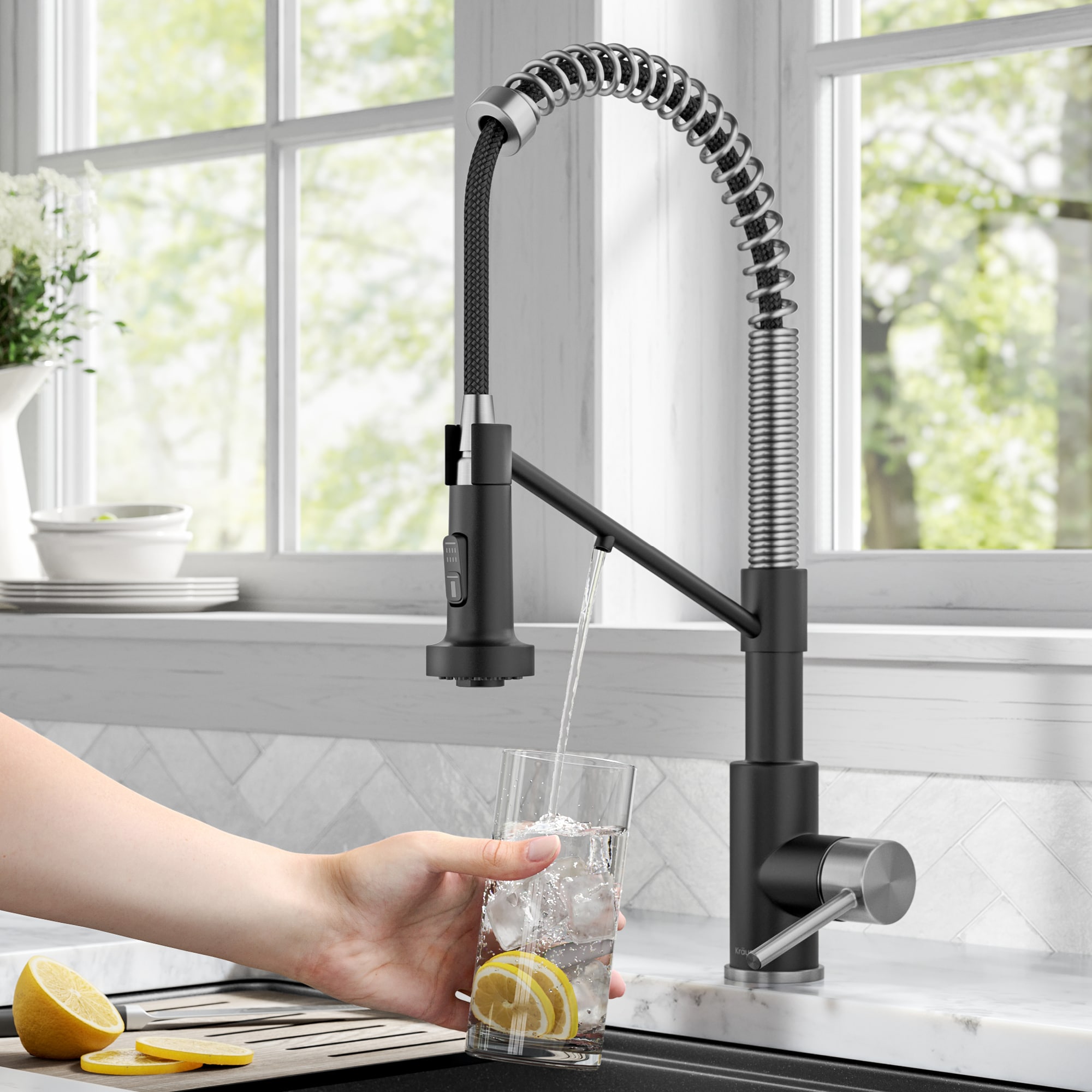 Kraus KFF-1610SFSMB Bolden Spot Free Stainless Steel/Matte Black Single Handle Deck-mount Pull-down Kitchen Faucet with Sprayer