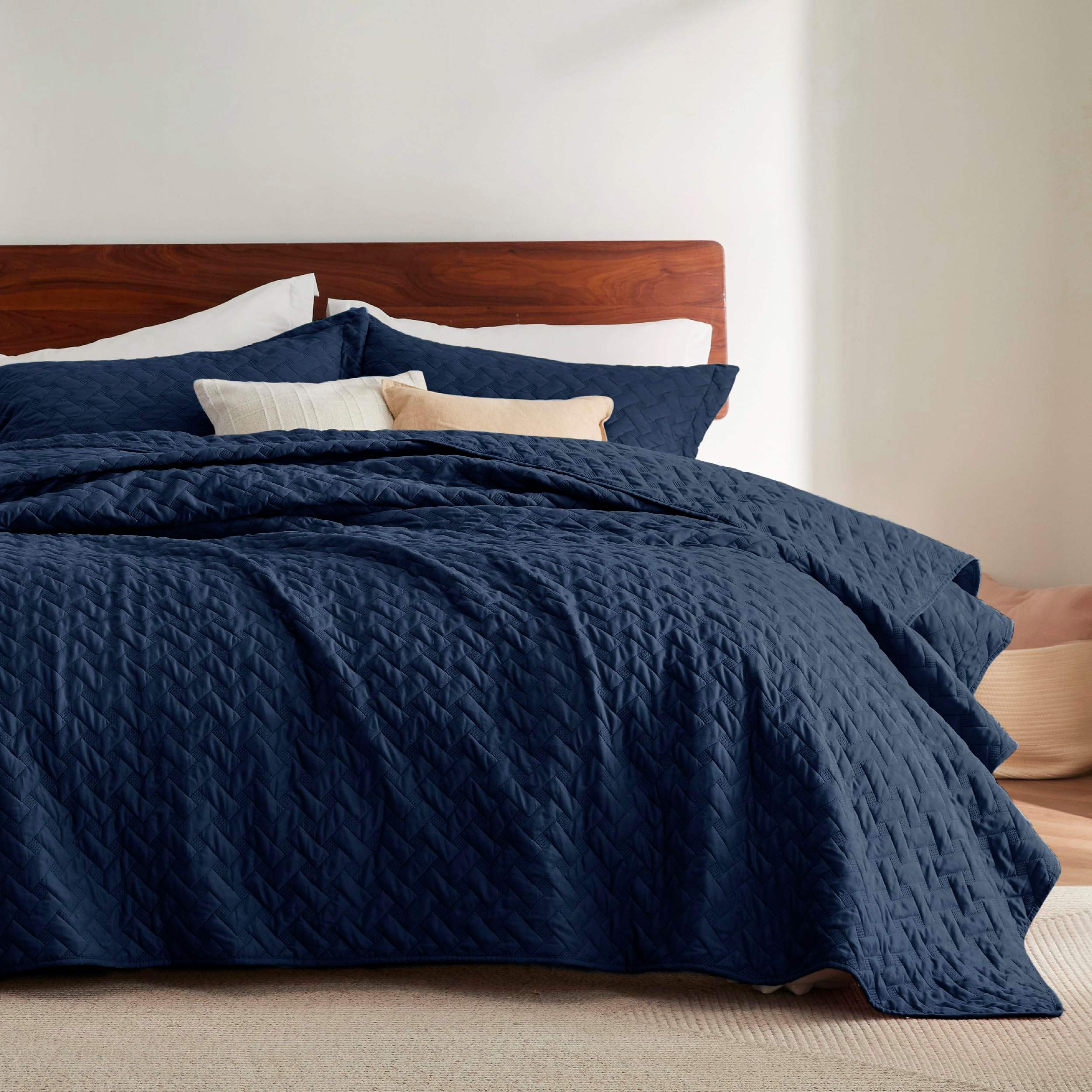 Bedsure California King Quilts Lightweight Bedspreads Cal King Size with Basket Weave Pattern Soft Quilt Bedding Set Navy Comforter Set Coverlet for All Seasons with 2 Pillow Shams 111 x 106