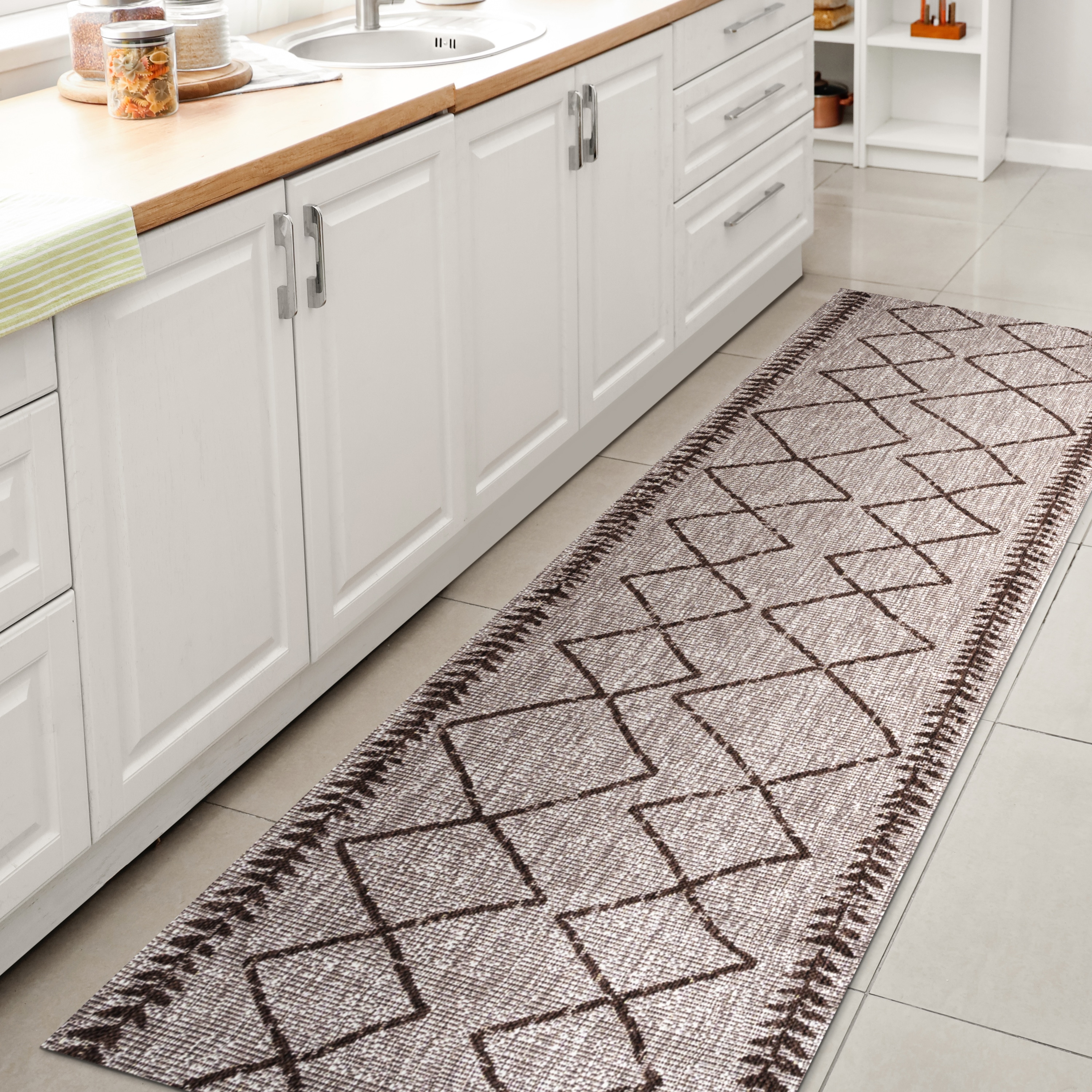JONATHAN  Y SMB129A-28 Santa Monica Derya Tribal 2 x 8 (ft) Loomed Polypropylene Beige/Brown Rectangular Indoor/Outdoor Trellis Bohemian/Eclectic Runner rug