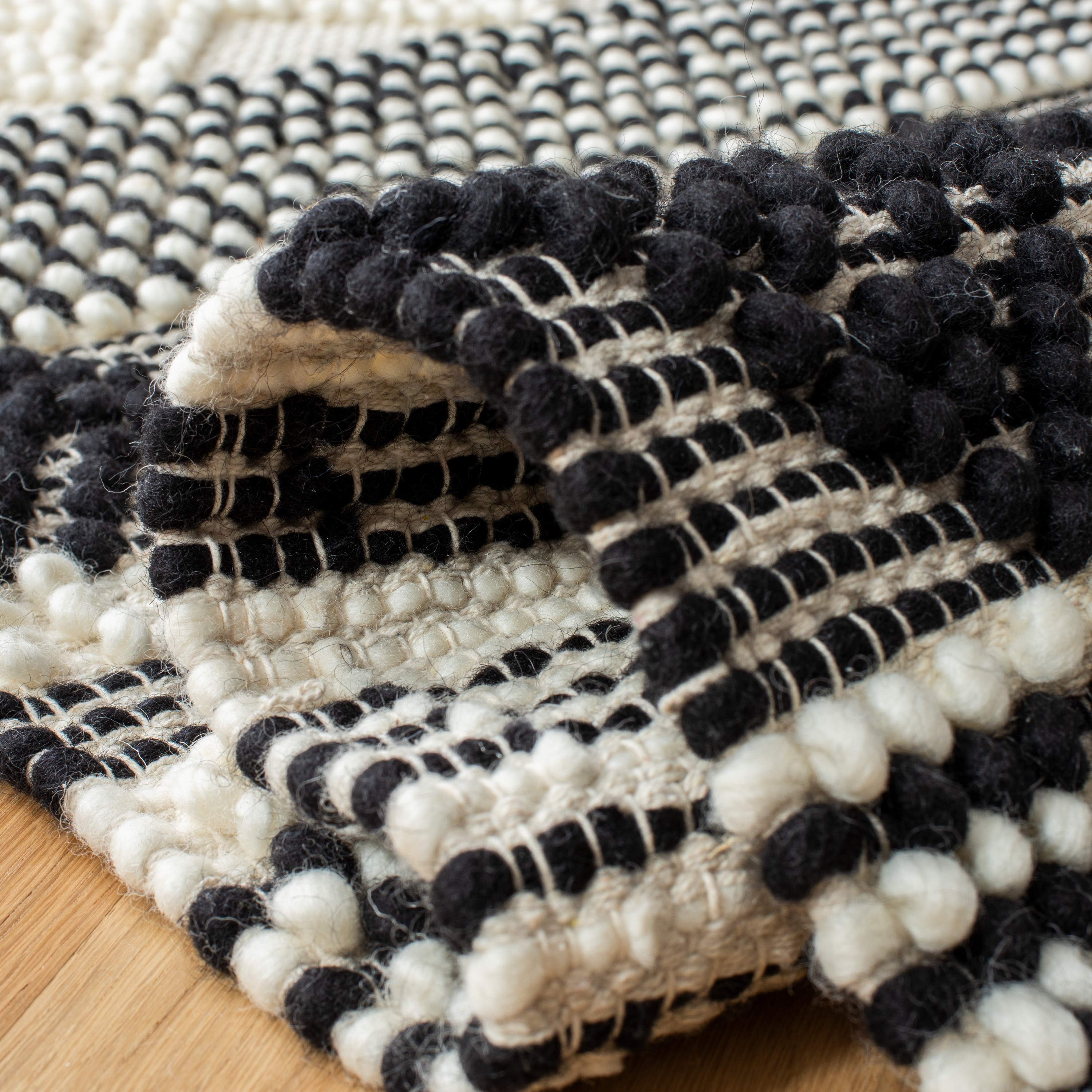 Two-Tone Rope Black/Ivory Indoor/Outdoor Rug