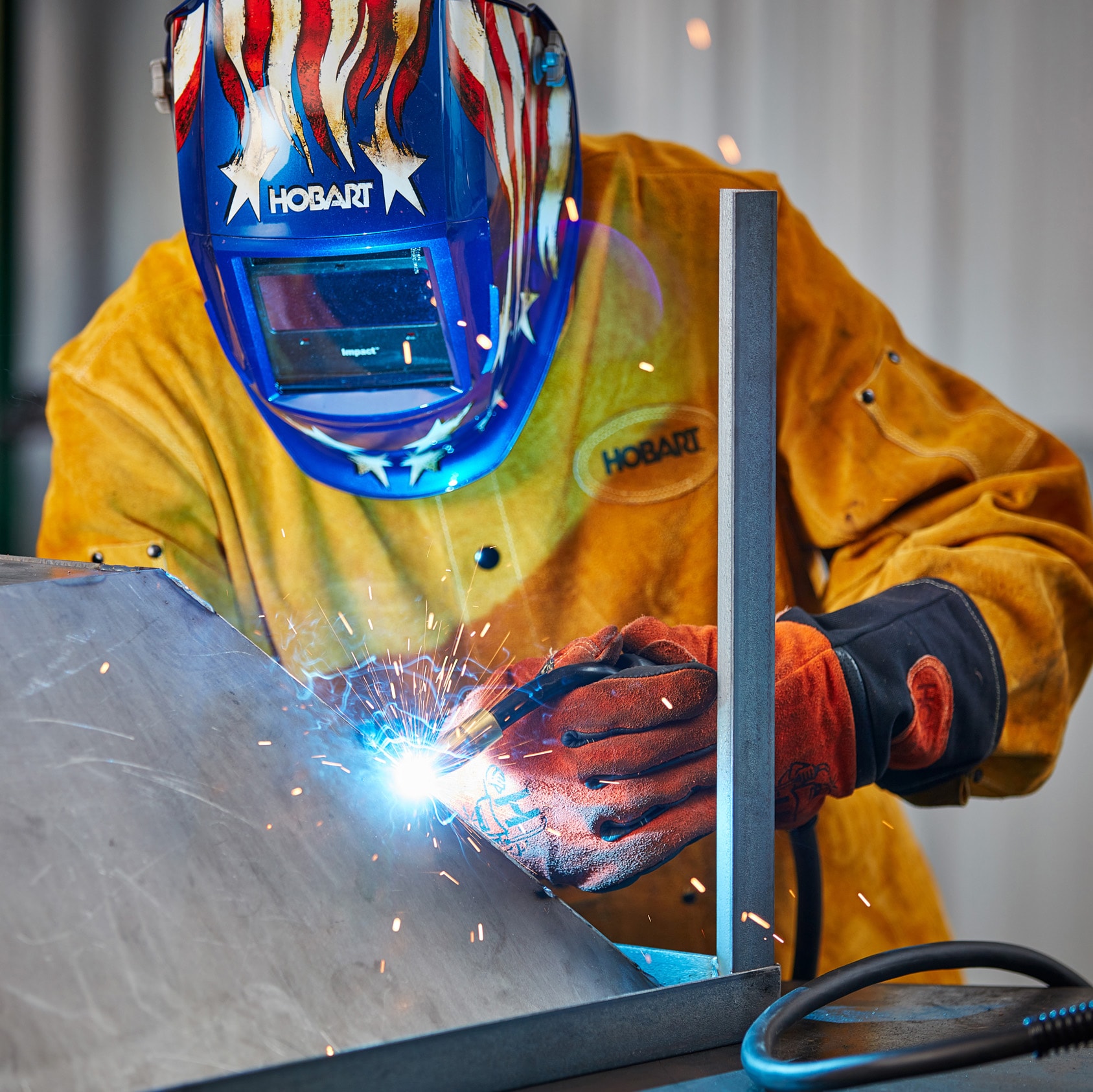 Hobart 500553 Wire-Feed-Welders - View #3