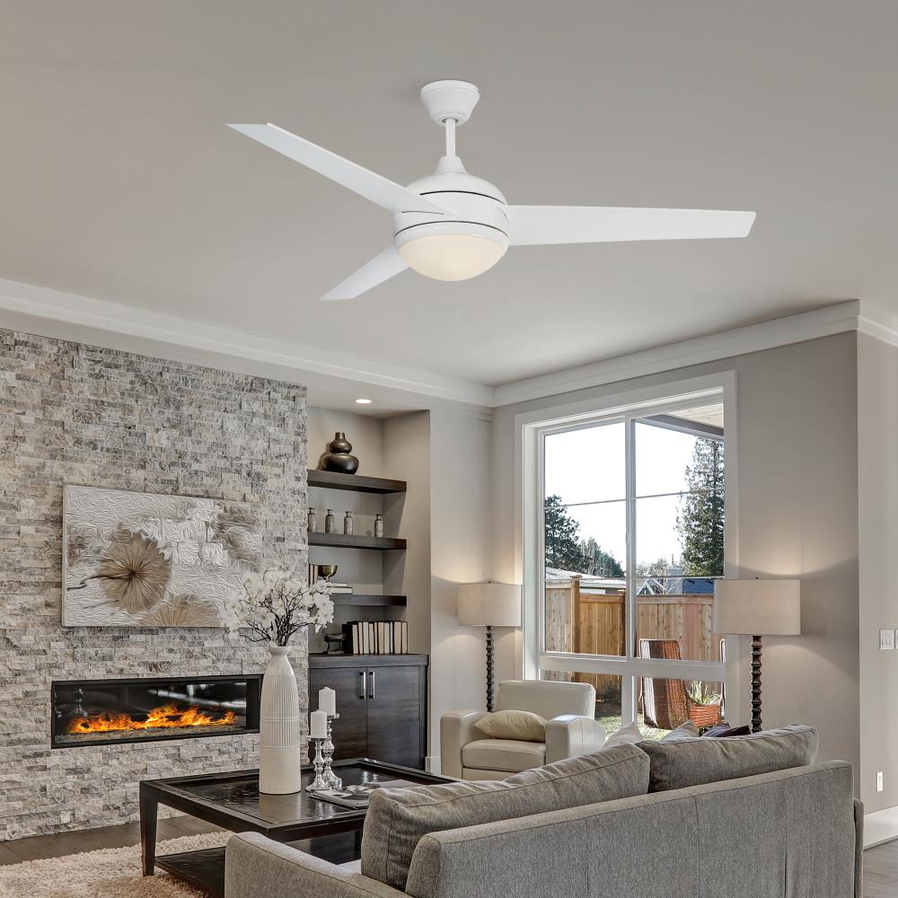 Concord Skylark 52-in White Indoor Ceiling Fan with Light Kit and ...