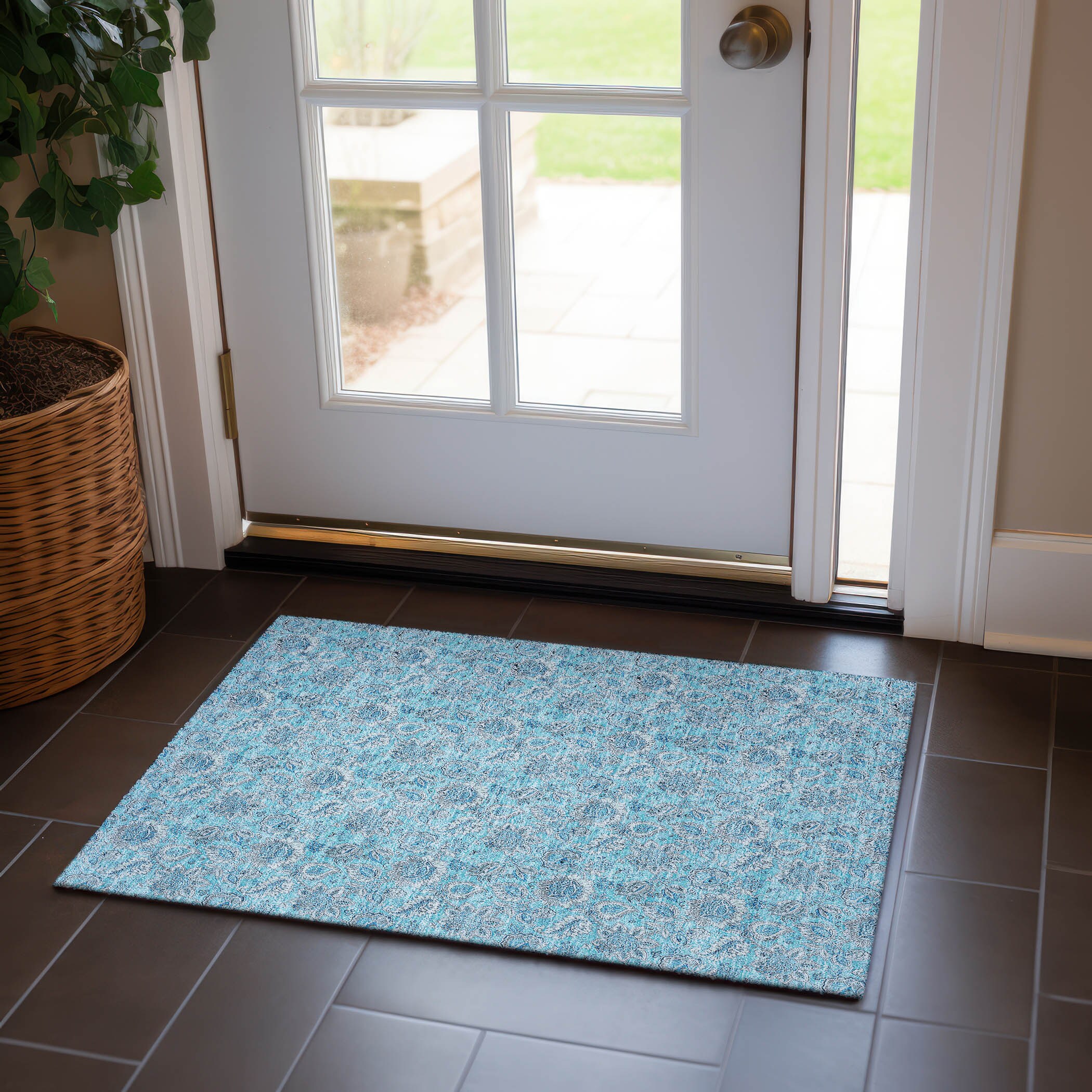 Aqua Floral Synthetic Rectangular Machine Washable Rug 1'8" x 2'6"