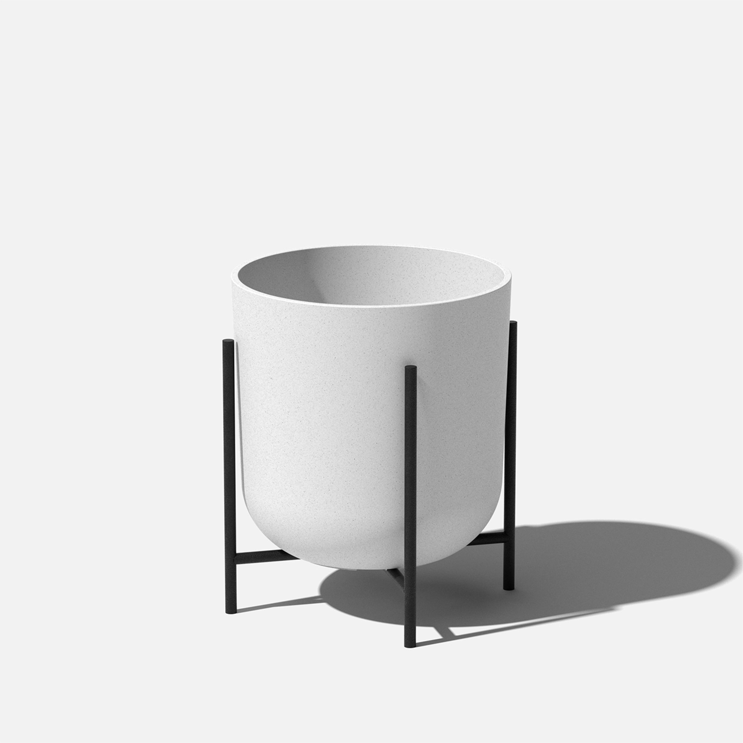 Veradek KNSTV15BW Round 15.0-in W Large Multiple colors/finishes Plastic Indoor/Outdoor Planter with Drainage Holes