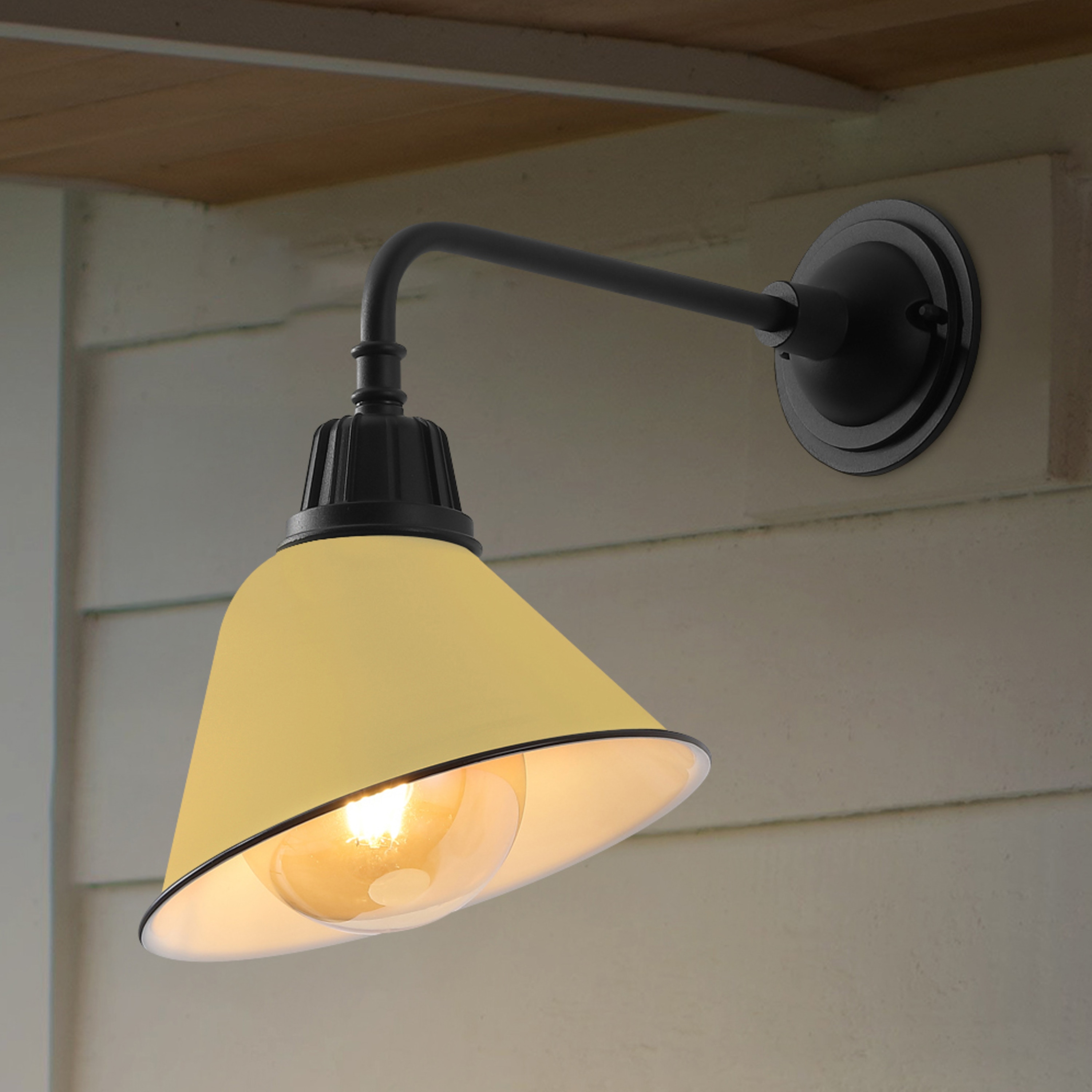 JONATHAN  Y JYL7612H Croydon Farmhouse Industrial Iron Gooseneck Arm 1 -Light 15-in H Polished Yellow Hardwired Outdoor Wall Light