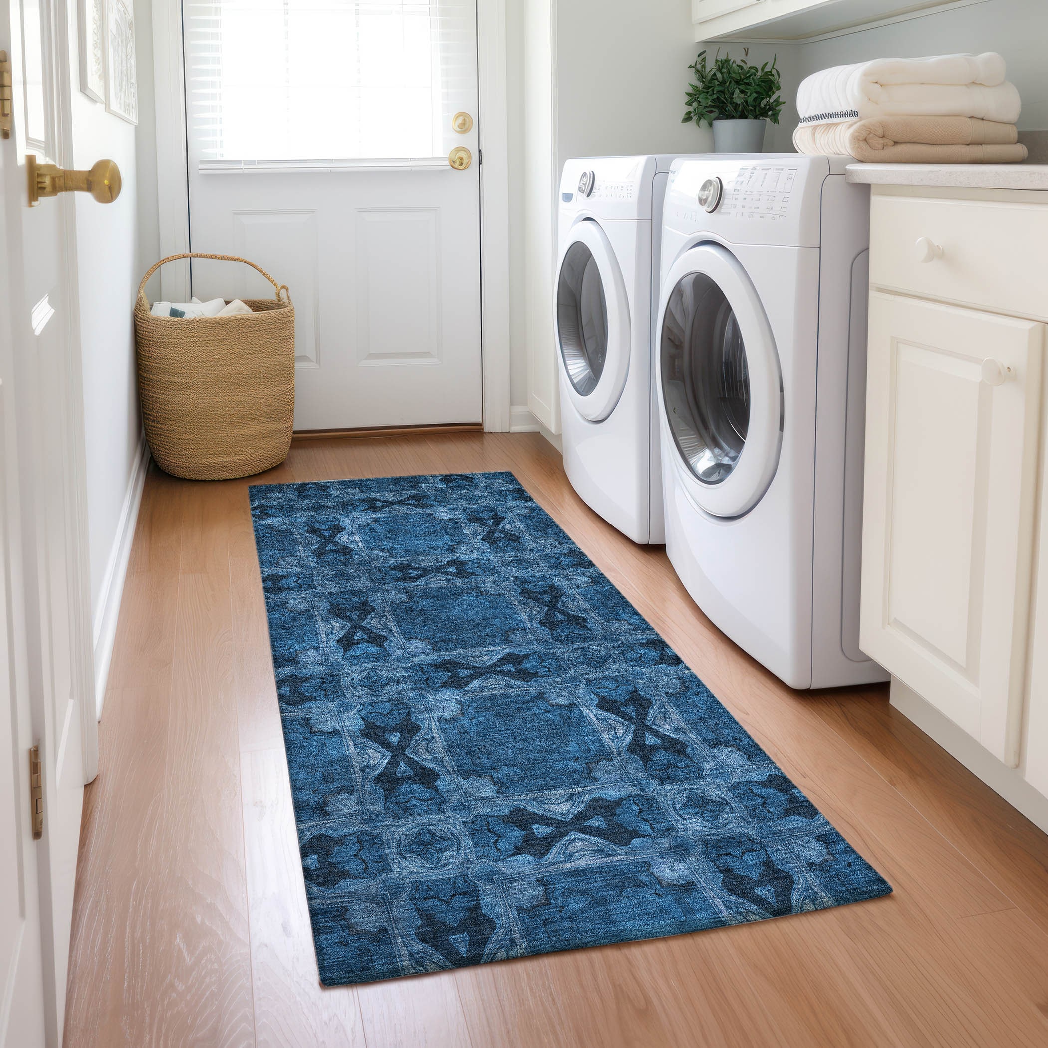 Addison Rugs ACN564NA2X8 Chantille ACN564NA 2 x 7 (ft) Polyester Navy Rectangular Indoor/Outdoor Geometric Machine washable Area rug