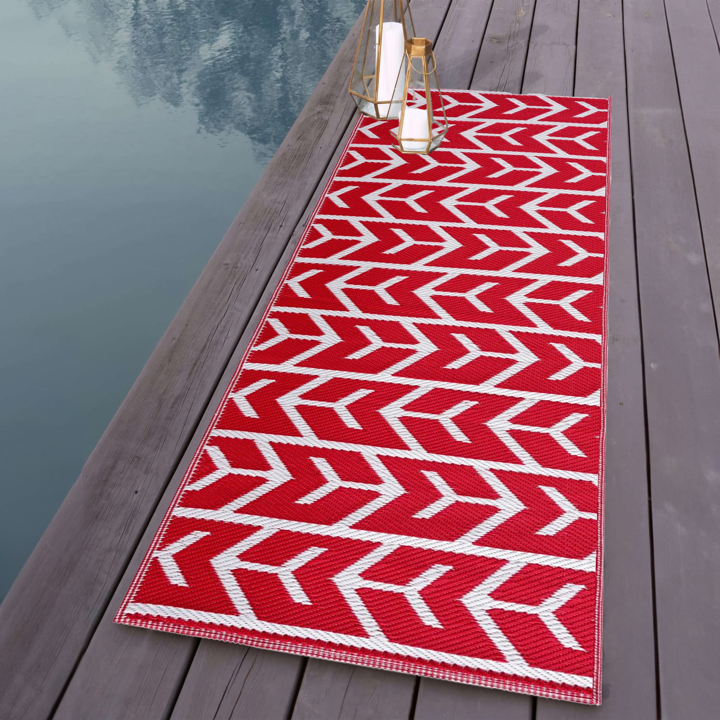 Playa Rug PLY-R-AMS-RW-2X6 2 x 6 (ft) Knotted Polypropylene Amsterdam-RedWhite Rectangular Indoor/Outdoor Geometric Area rug