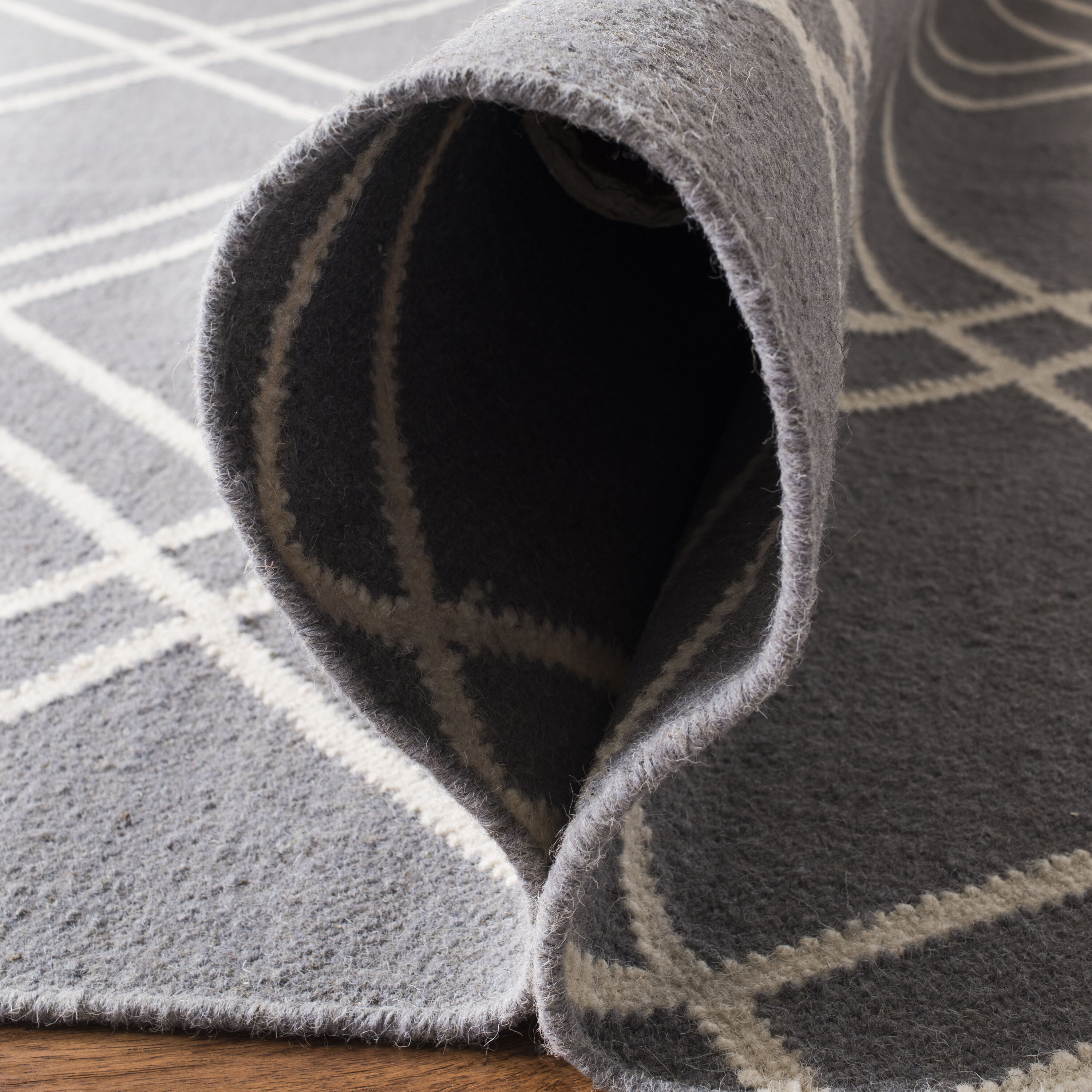 Safavieh DHU638B-24 rugs - View #3