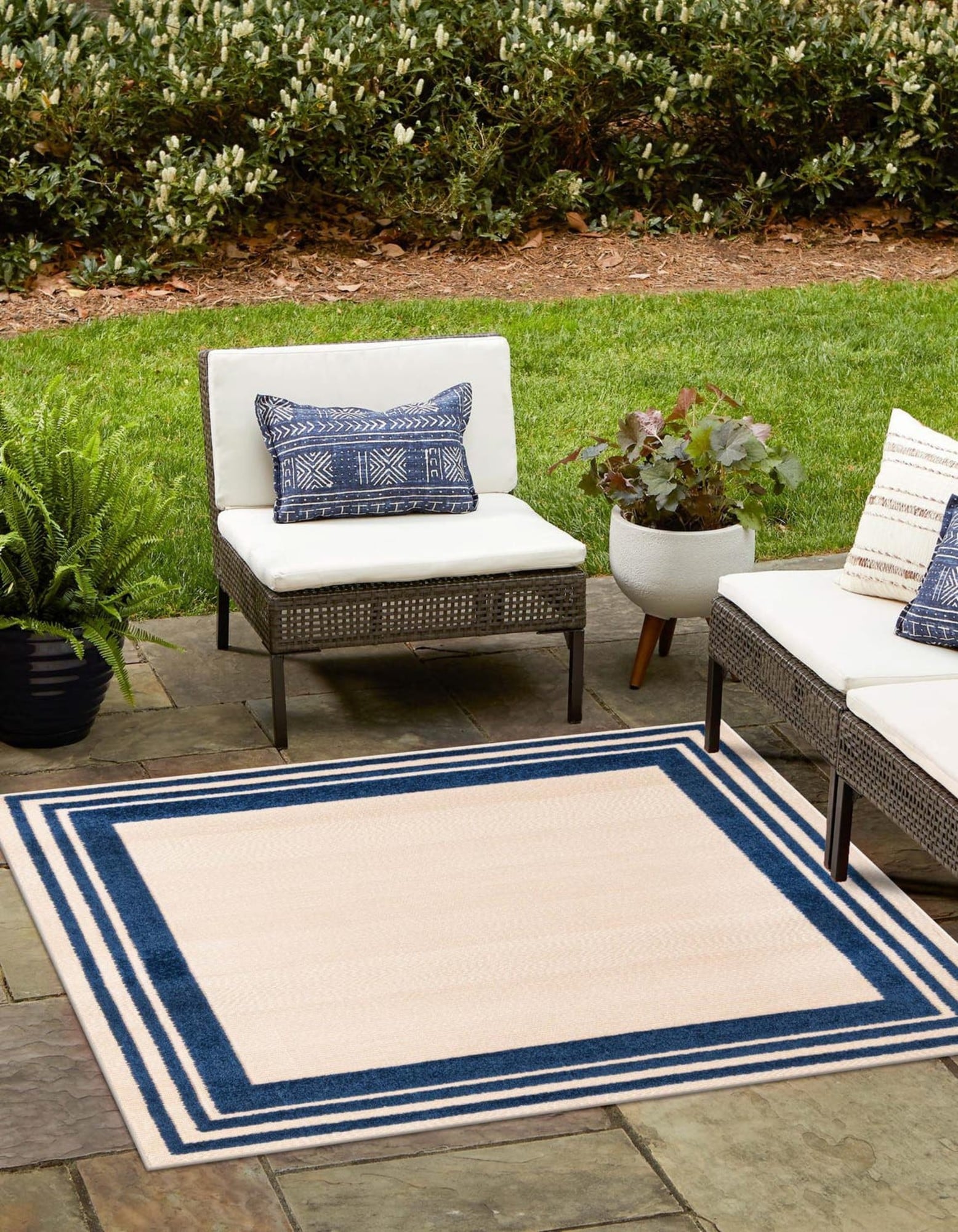 Unique Loom 3171251 Aruba Outdoor 8 x 8 (ft) Loomed Polypropylene Beige Square Indoor/Outdoor Border Area rug
