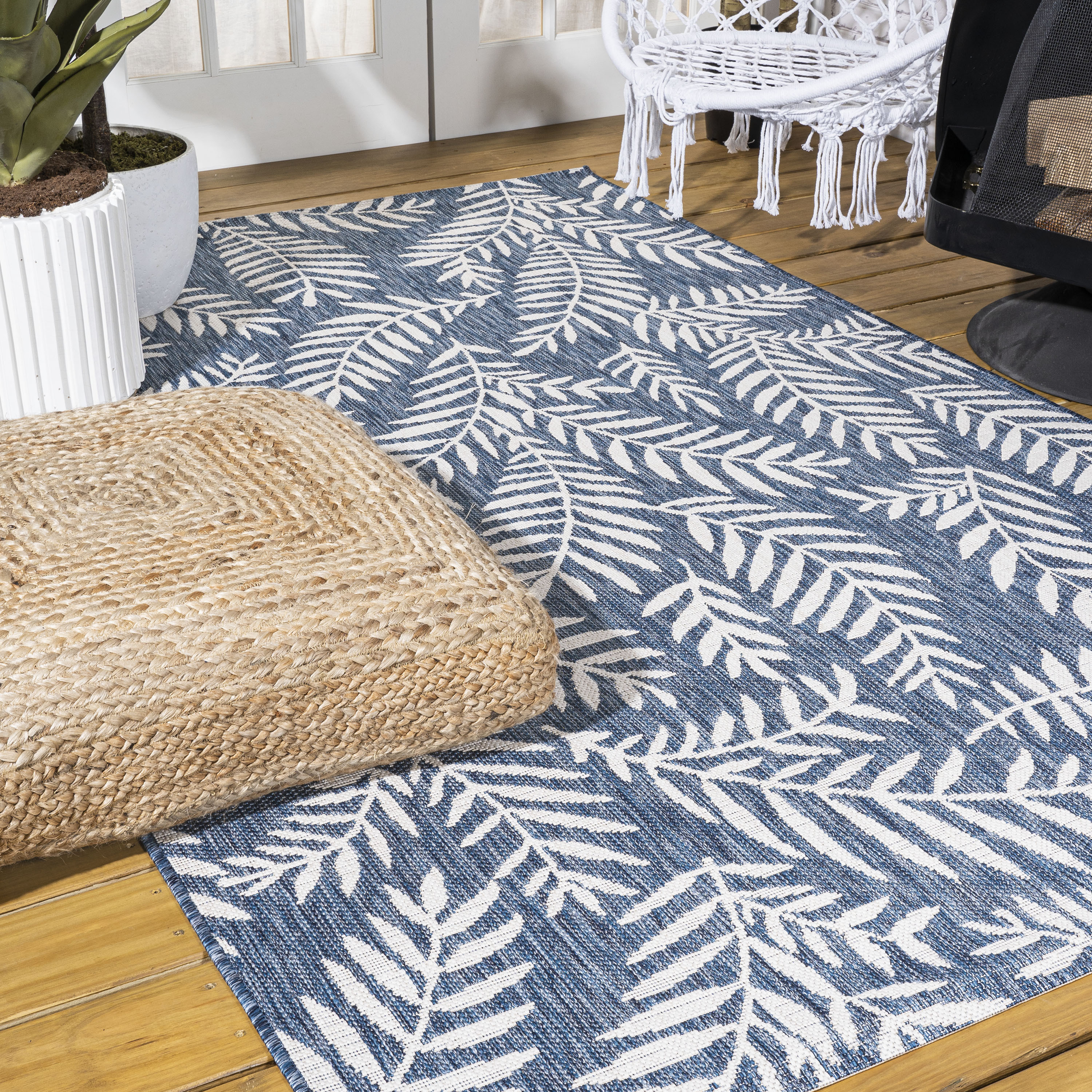 JONATHAN  Y SMB119B-14 SANTA MONICA Nevis Palm Frond 10 x 14 (ft) Polypropylene Navy/Ivory Rectangular Indoor Medallion Bohemian/Eclectic Area rug