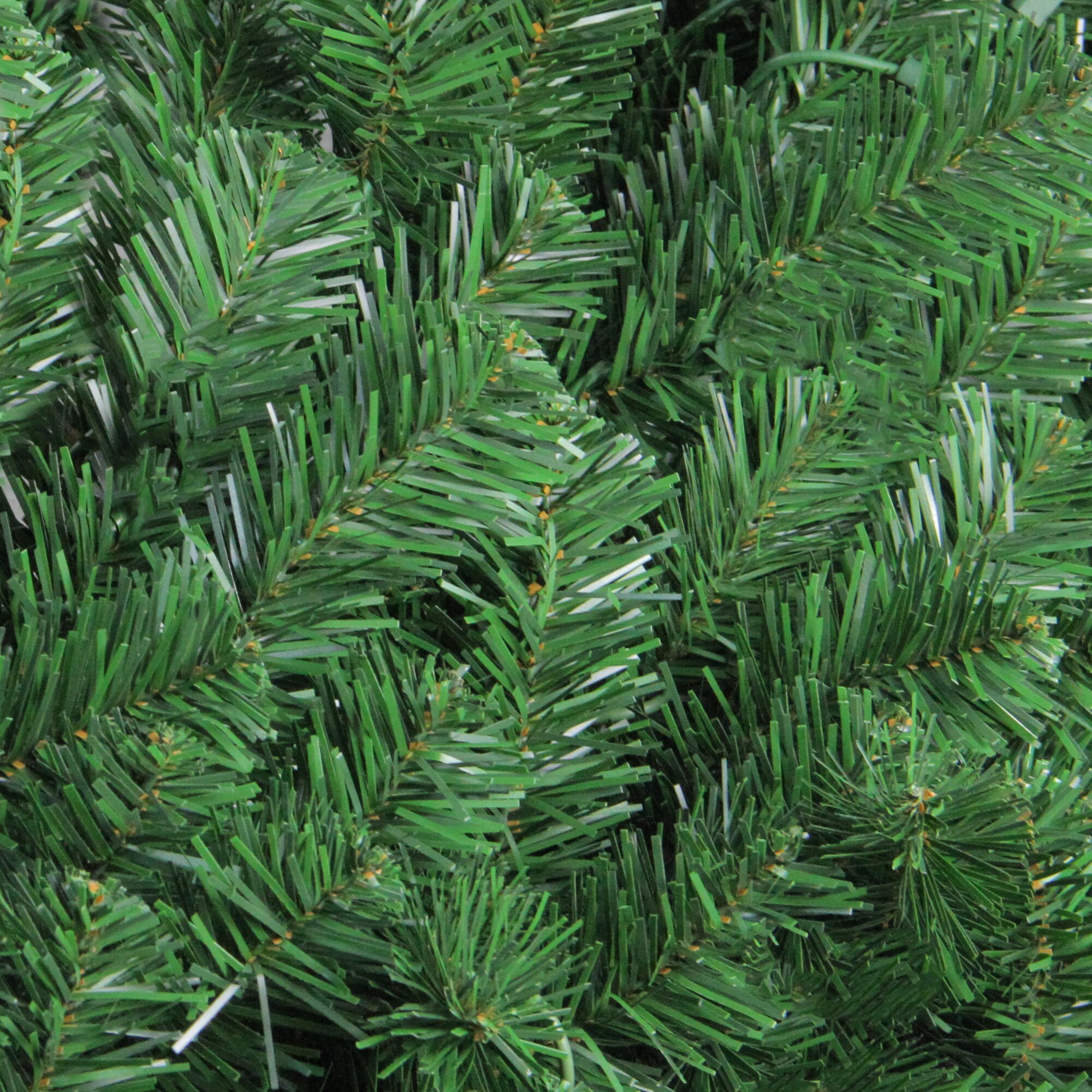 Northlight 32624611 Artificial-Christmas-Wreaths - View #3