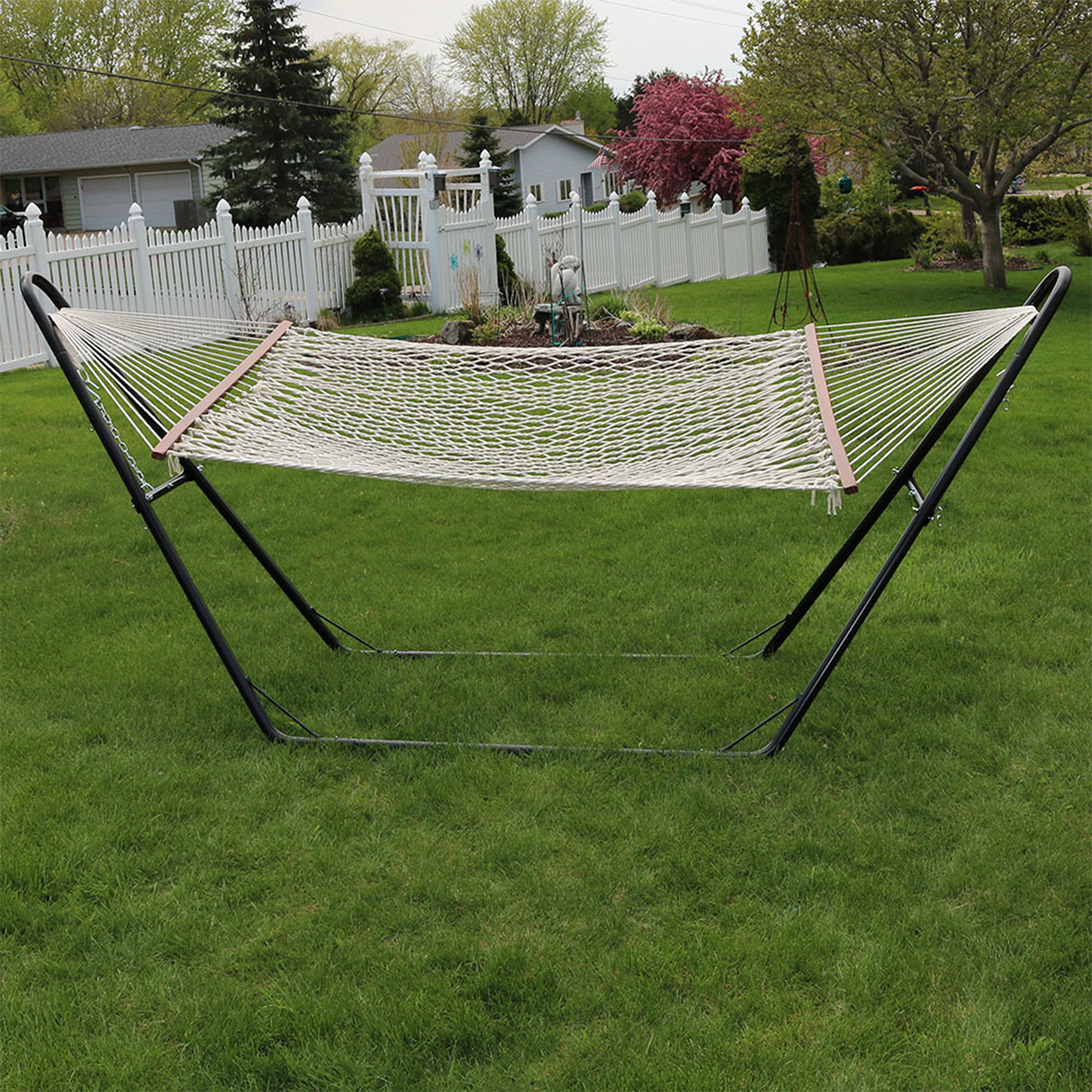 Sunnydaze Decor CDWHWS-MHS-COMBO Hammock with Spreader Bars and Multi-Use Steel Stand Cotton Rope Hammock Rope Hammock with Stand