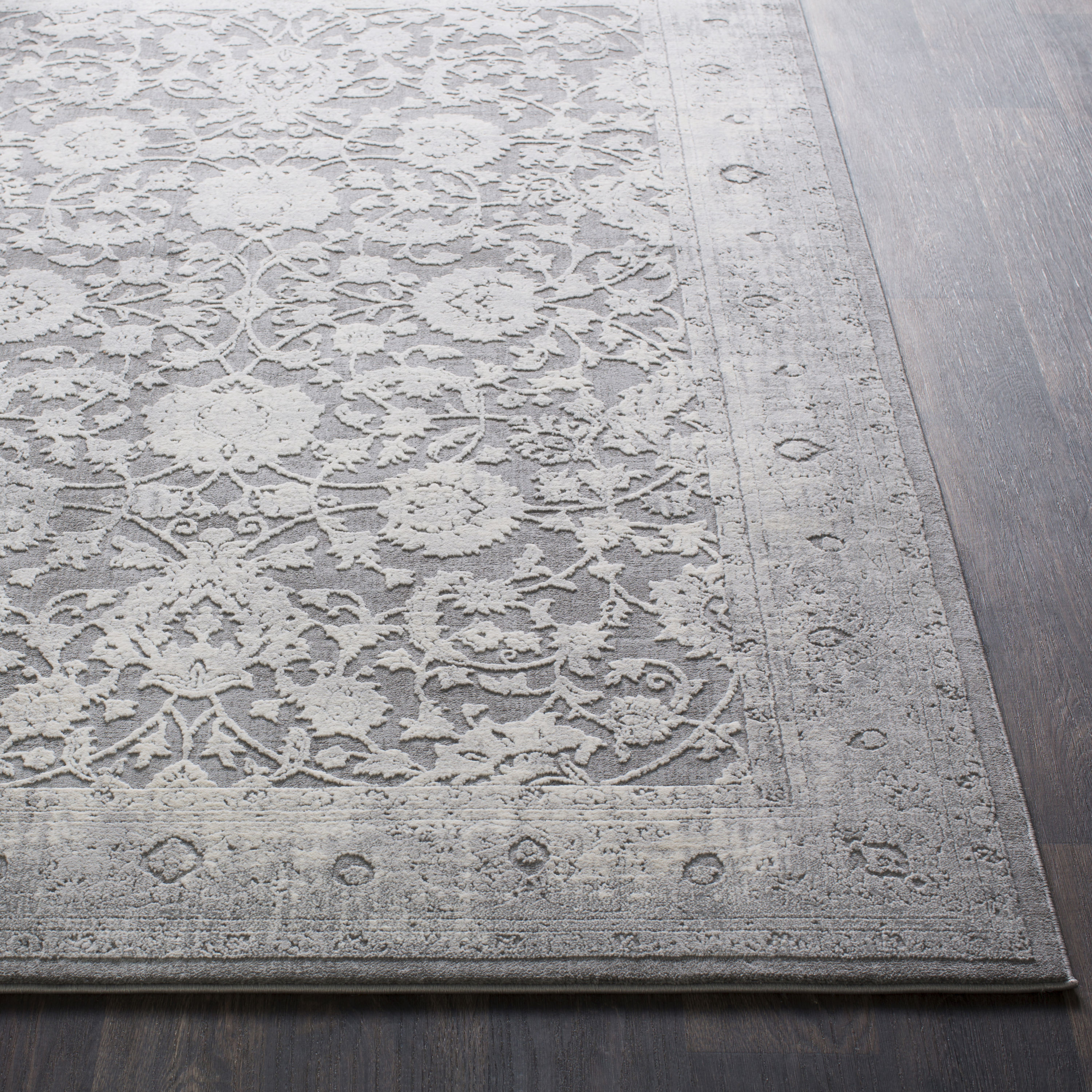 Reversible Easy-Care Stain-Resistant Synthetic Area Rug in Soft Gray