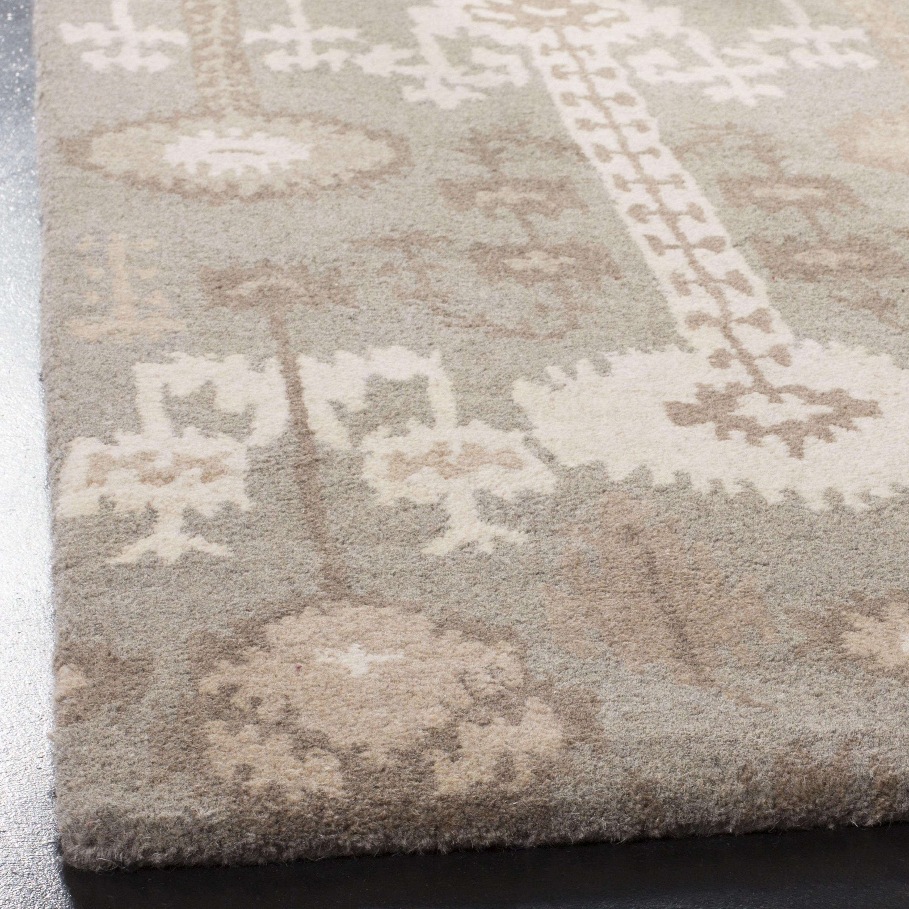 Hand-Tufted Artistry Wool 10' x 14' Rectangular Area Rug in Natural Multi