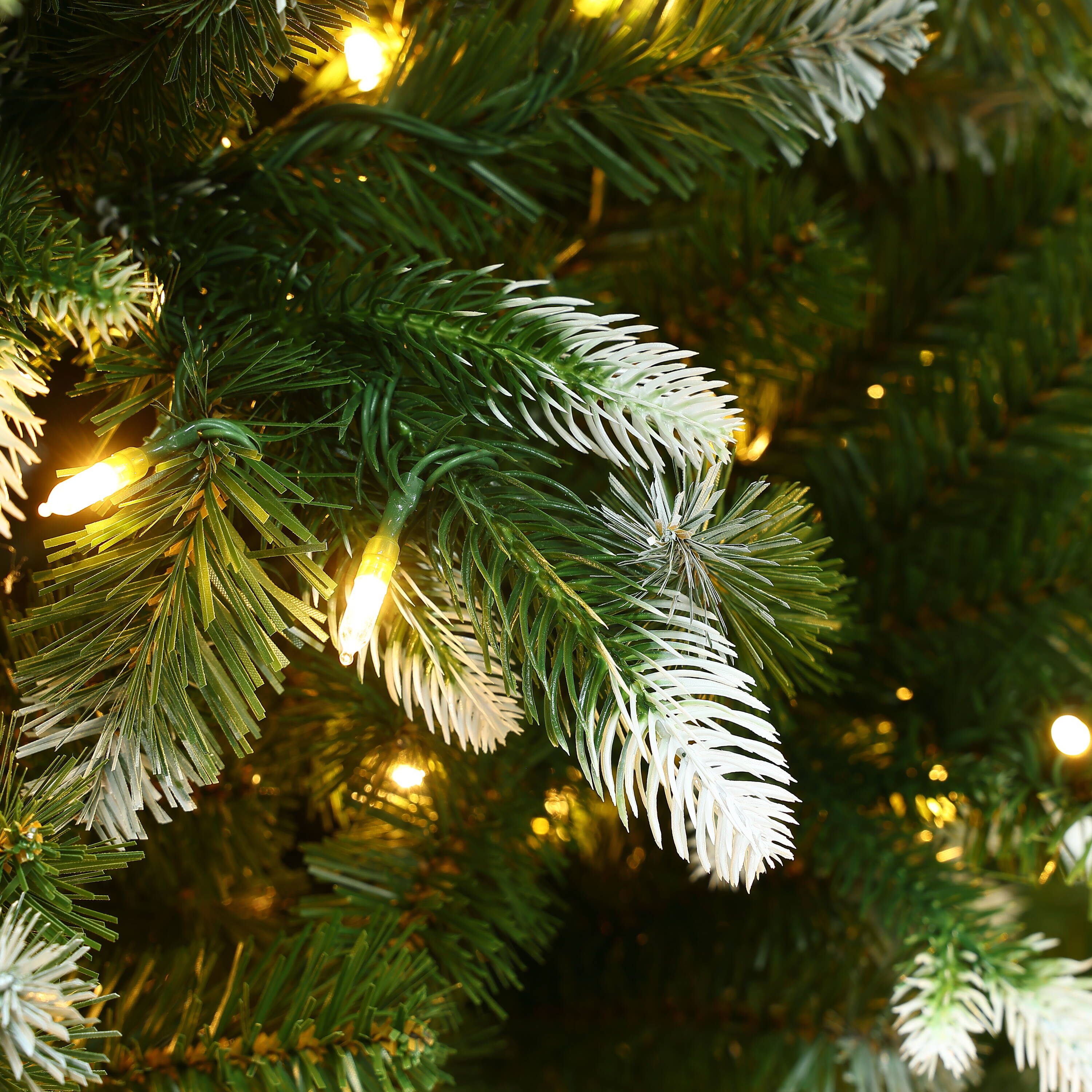 LuxenHome WHAP1805 Artificial-Christmas-Trees - View #9