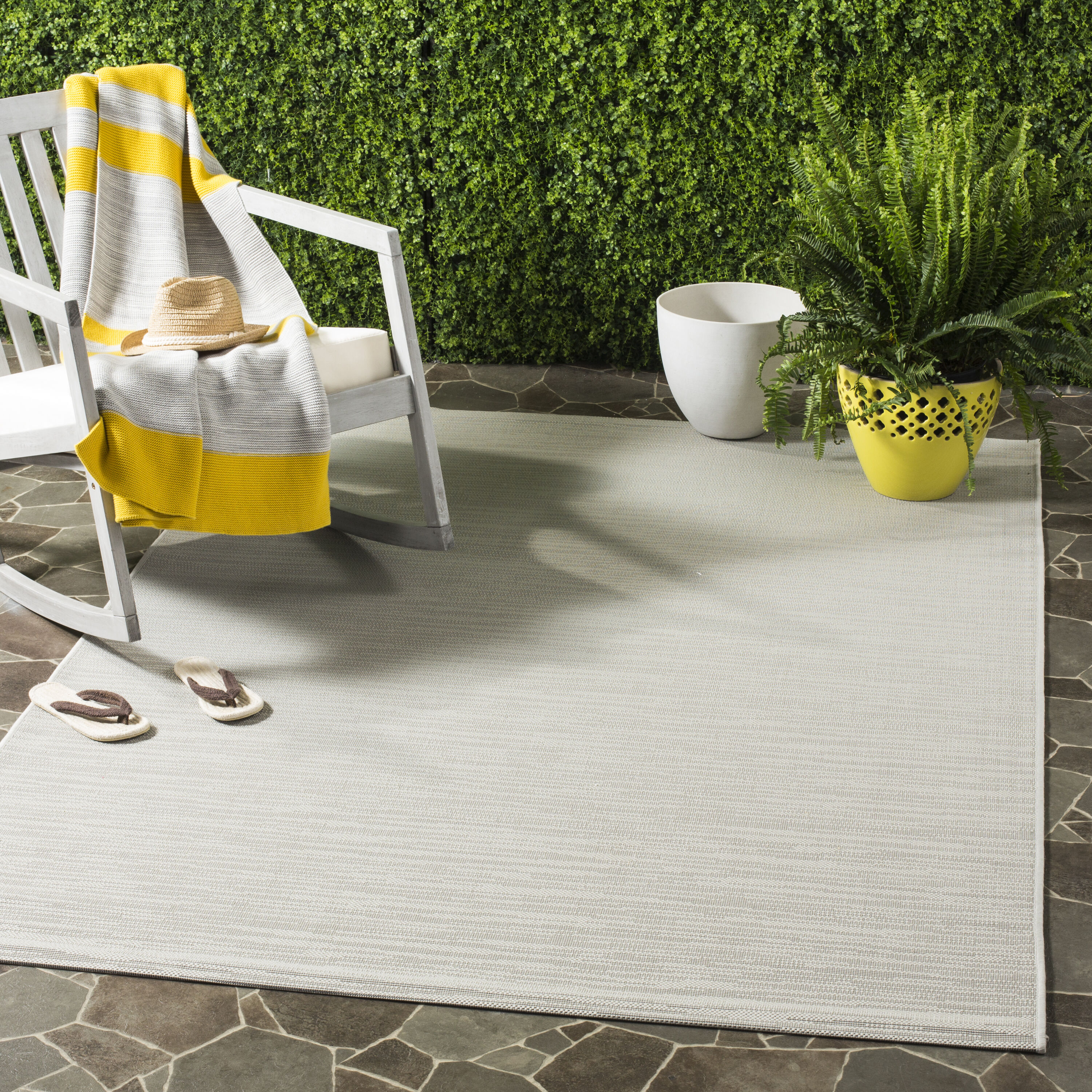 Safavieh CY6576-07811-5 Courtyard 5 x 8 (ft) Loomed Polypropylene Light Gray Rectangular Indoor/Outdoor Abstract Coastal Area rug
