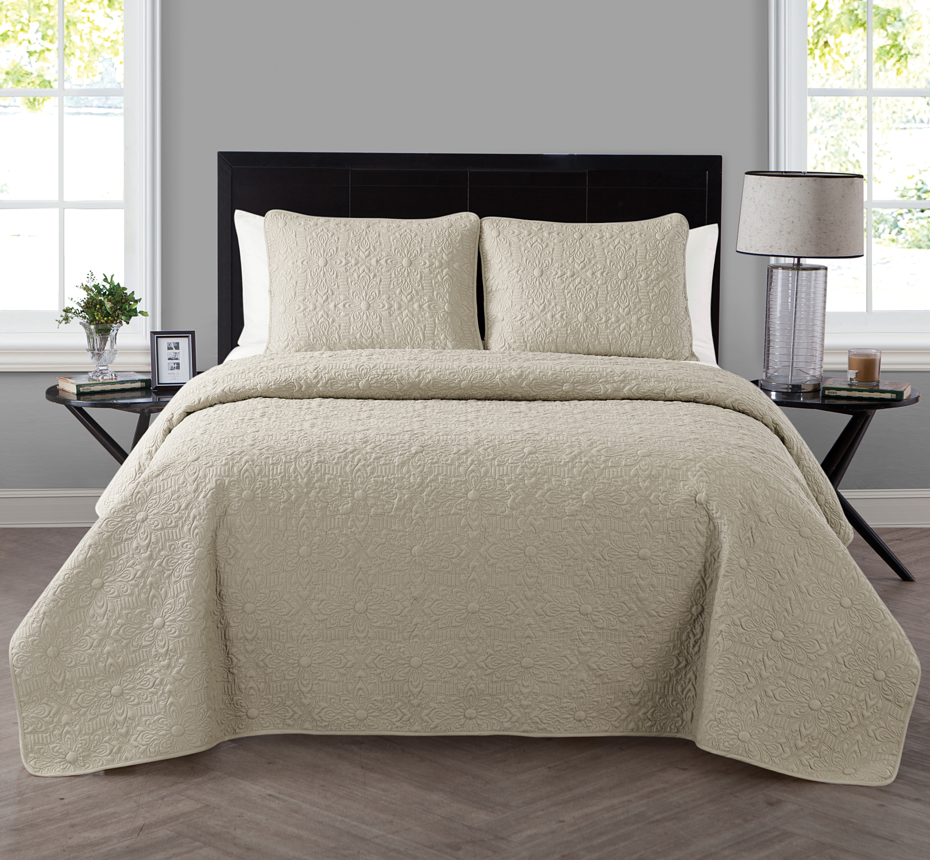 VCNY Home Caroline 3 -Piece Taupe Full/Queen Quilt Set