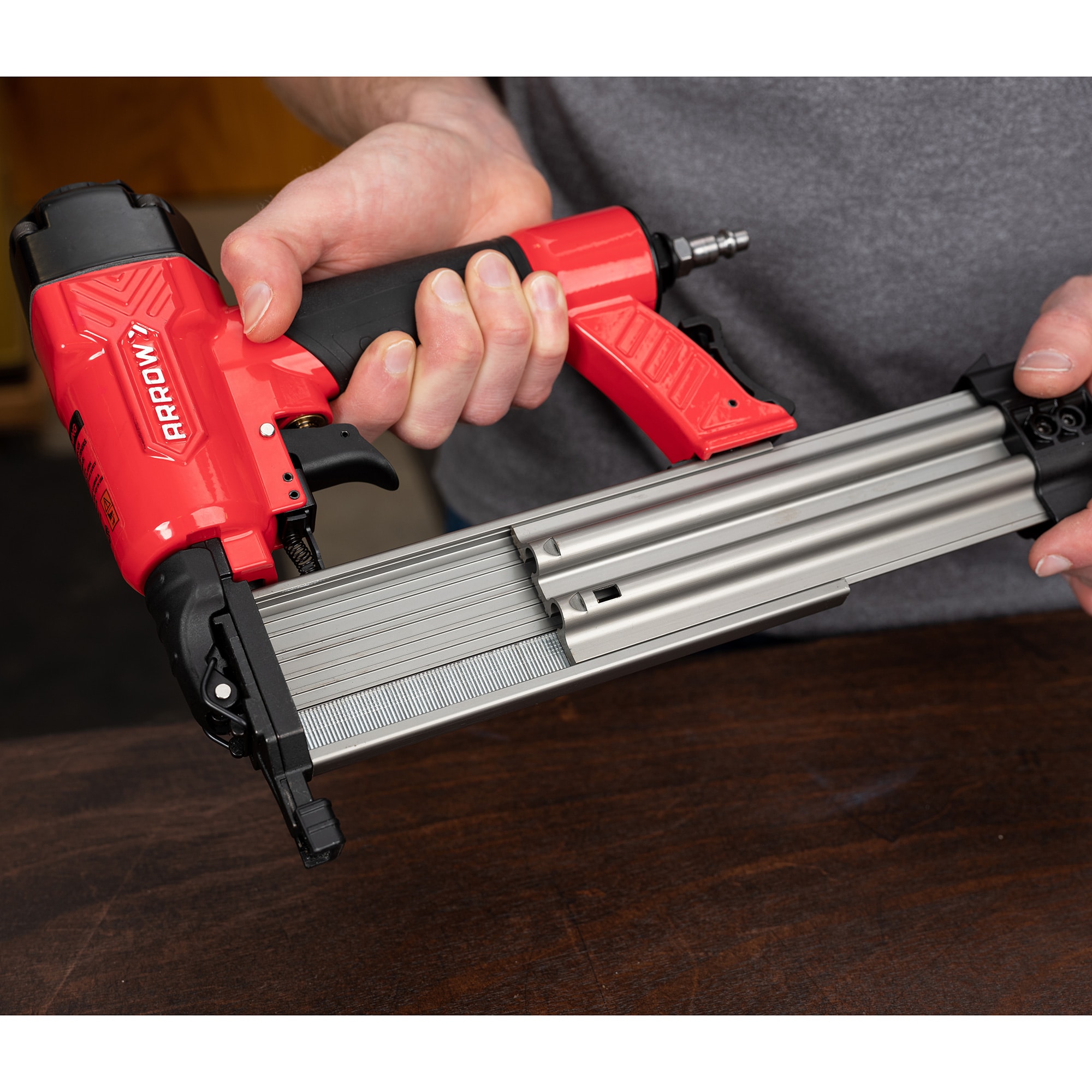 Amazon.com: Arrow Fastener Arrow E21 Cordless Electric Light Duty Staple Gun,  Black/Red : Office Products