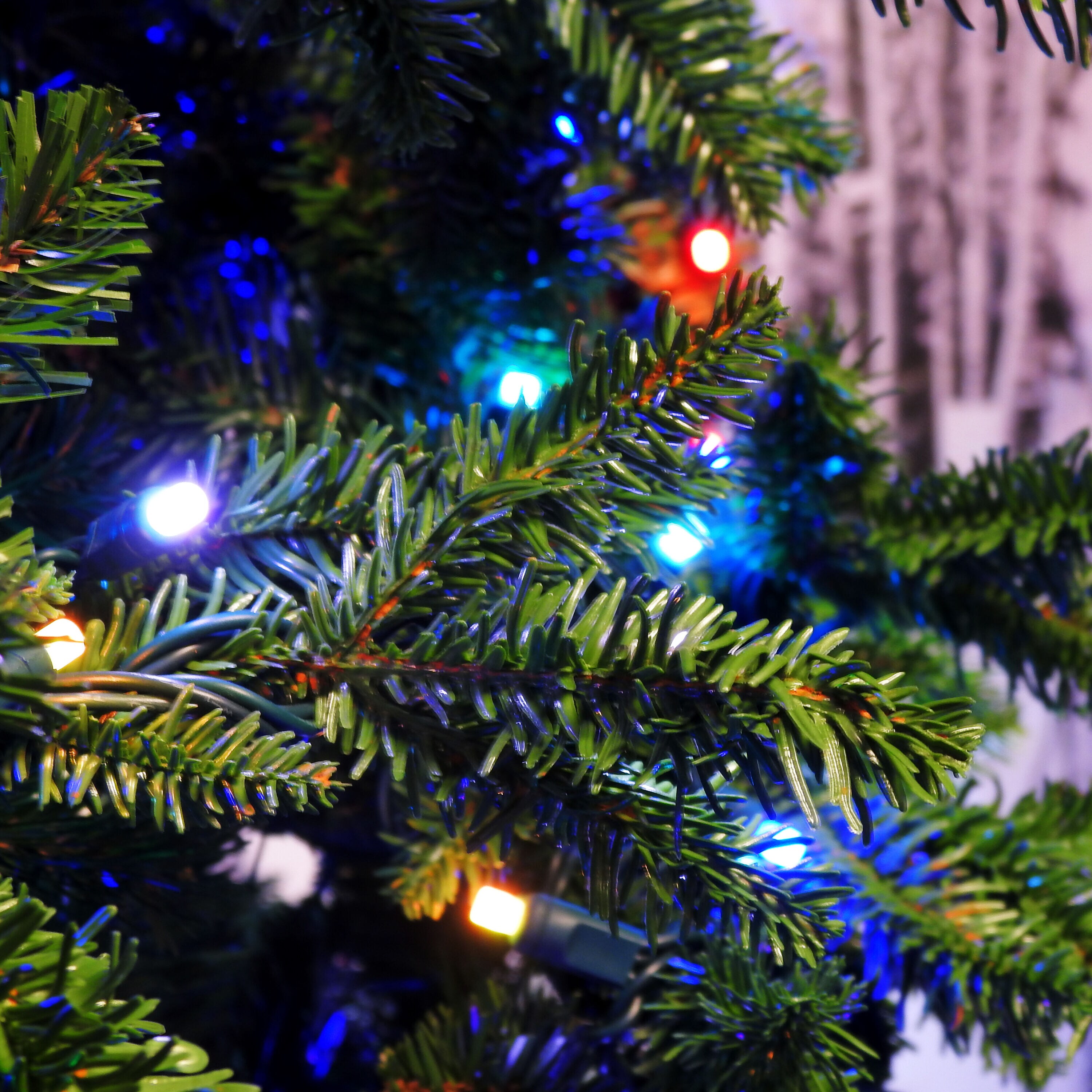 Holidynamics Holiday Lighting Solut 51201 RGB Artificial-Christmas-Trees - View #2